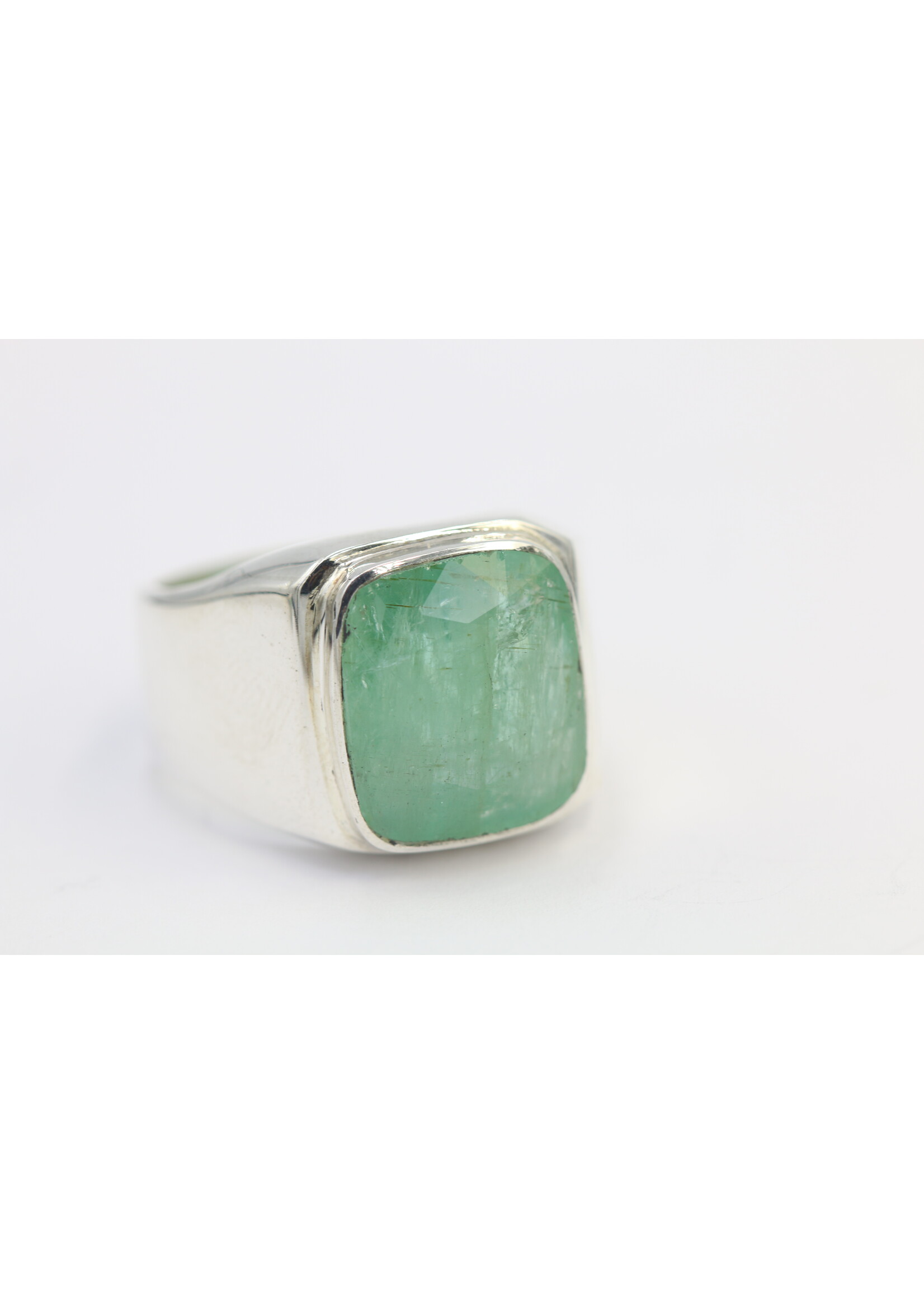 925 zilver ring bezet met natuurlijke smaragd