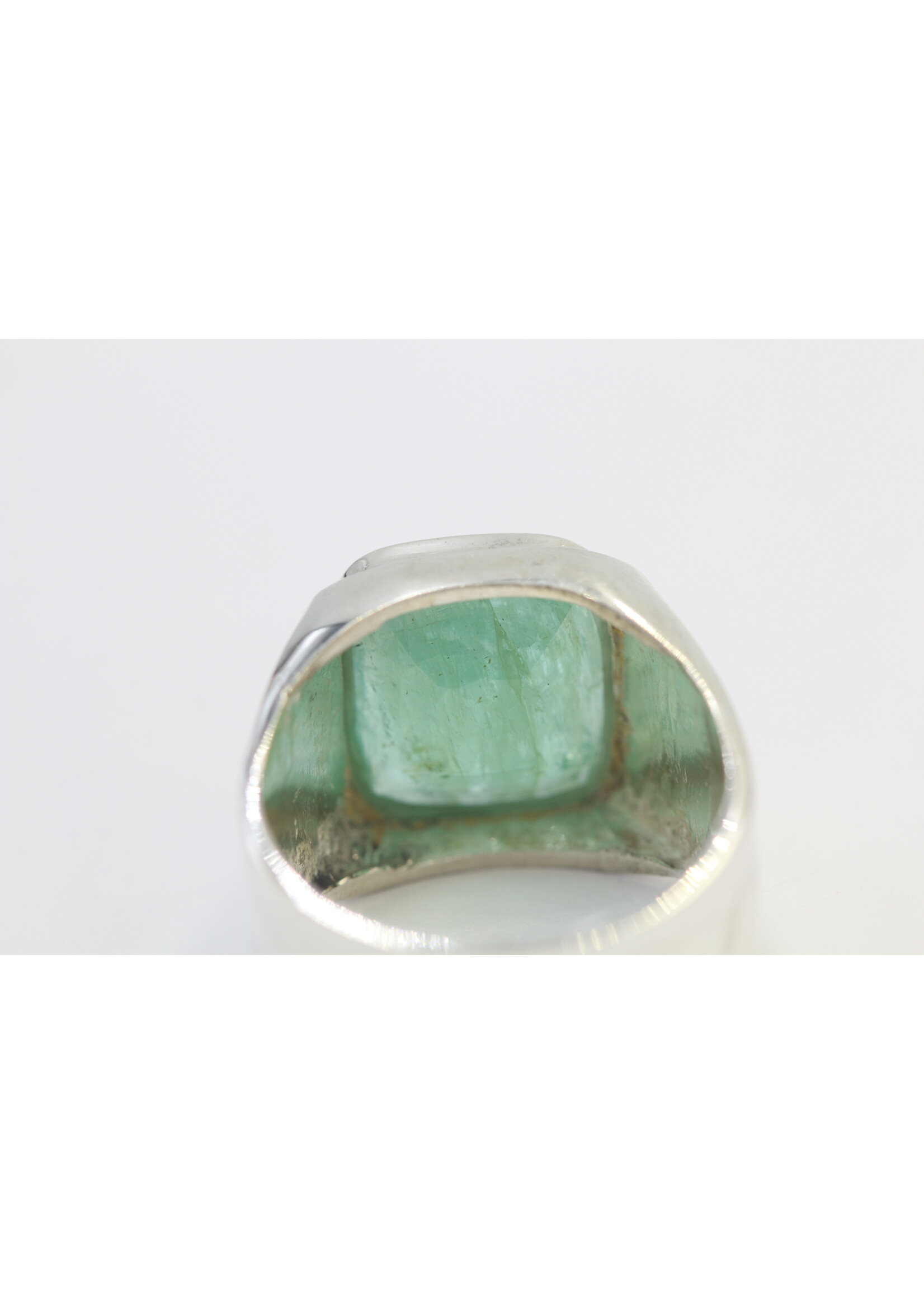 925 zilver ring bezet met natuurlijke smaragd