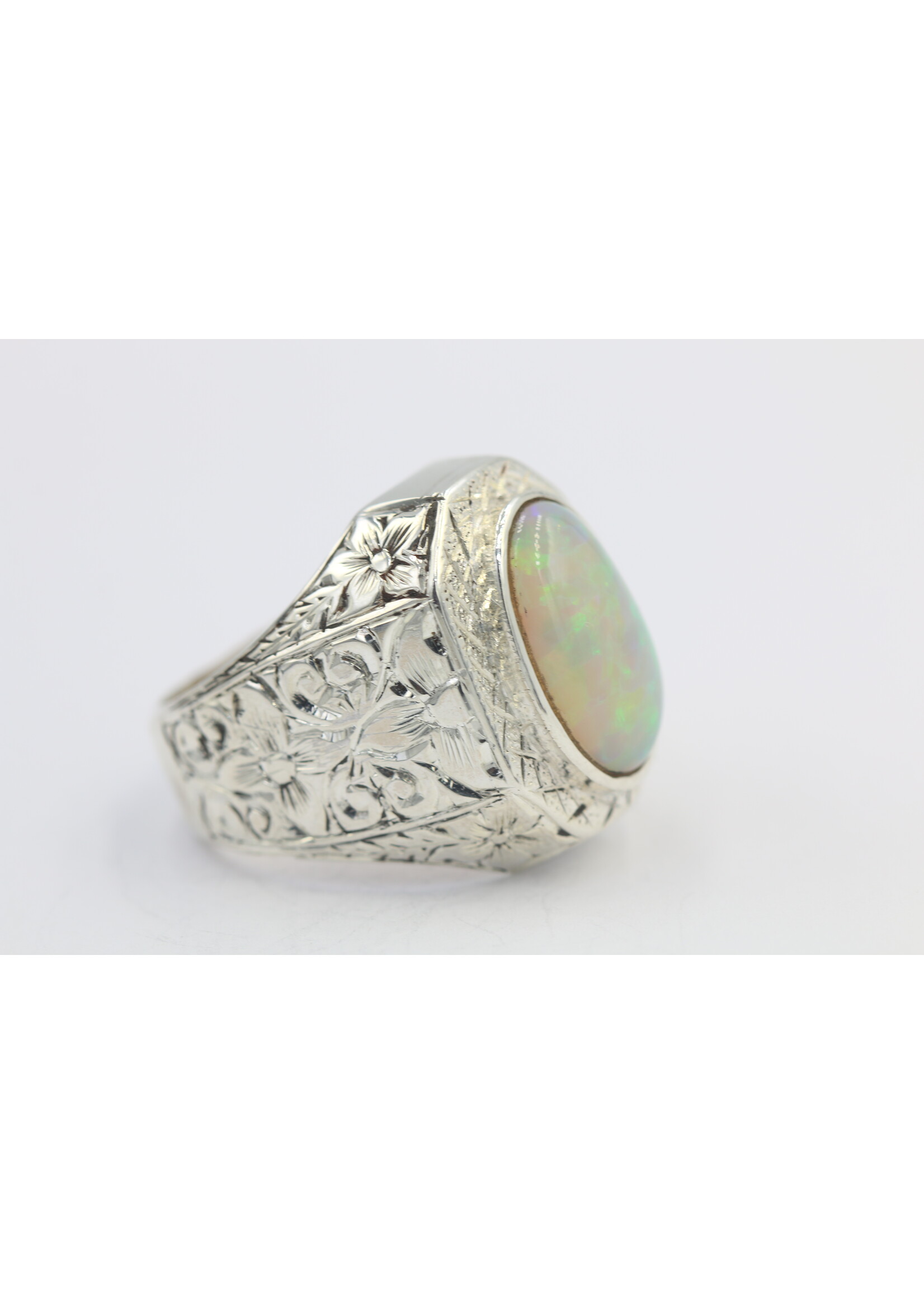 925 zilver ring bezet met natuurlijke Opaal