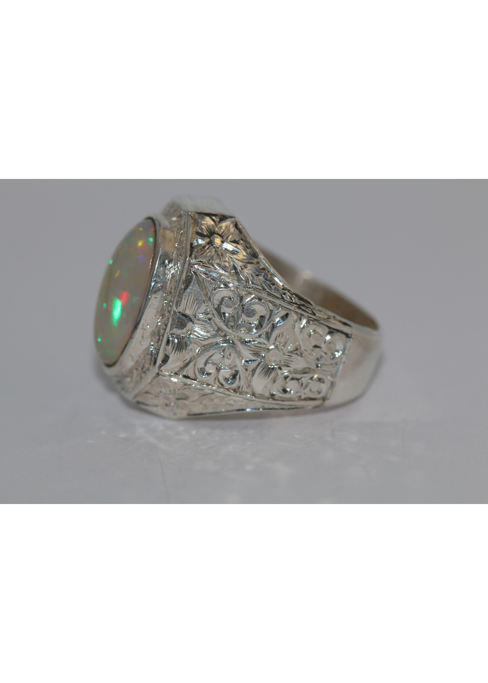 Bague en argent 925 sertie d'Opale naturelle