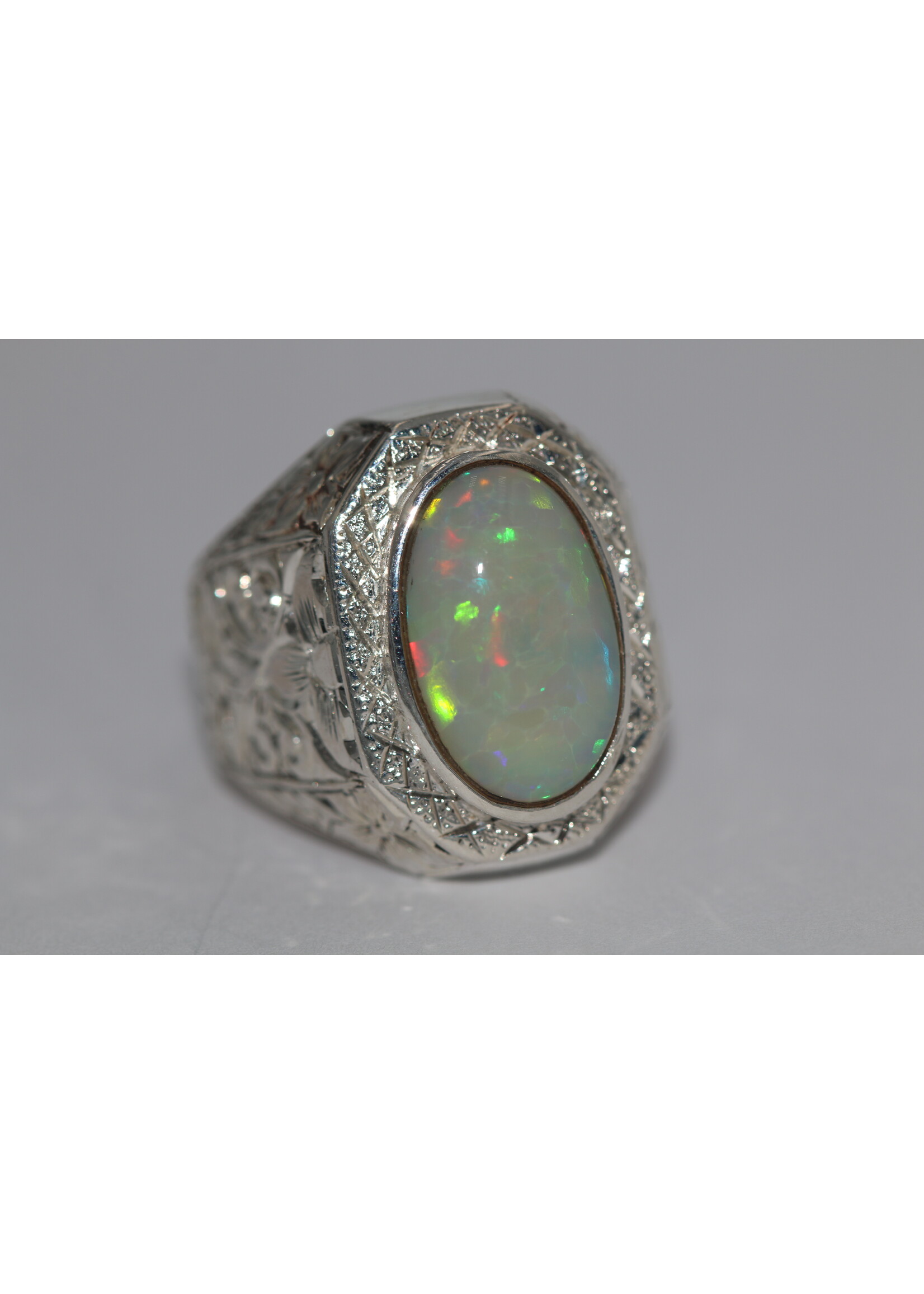 925 silver ring set with natural Opal