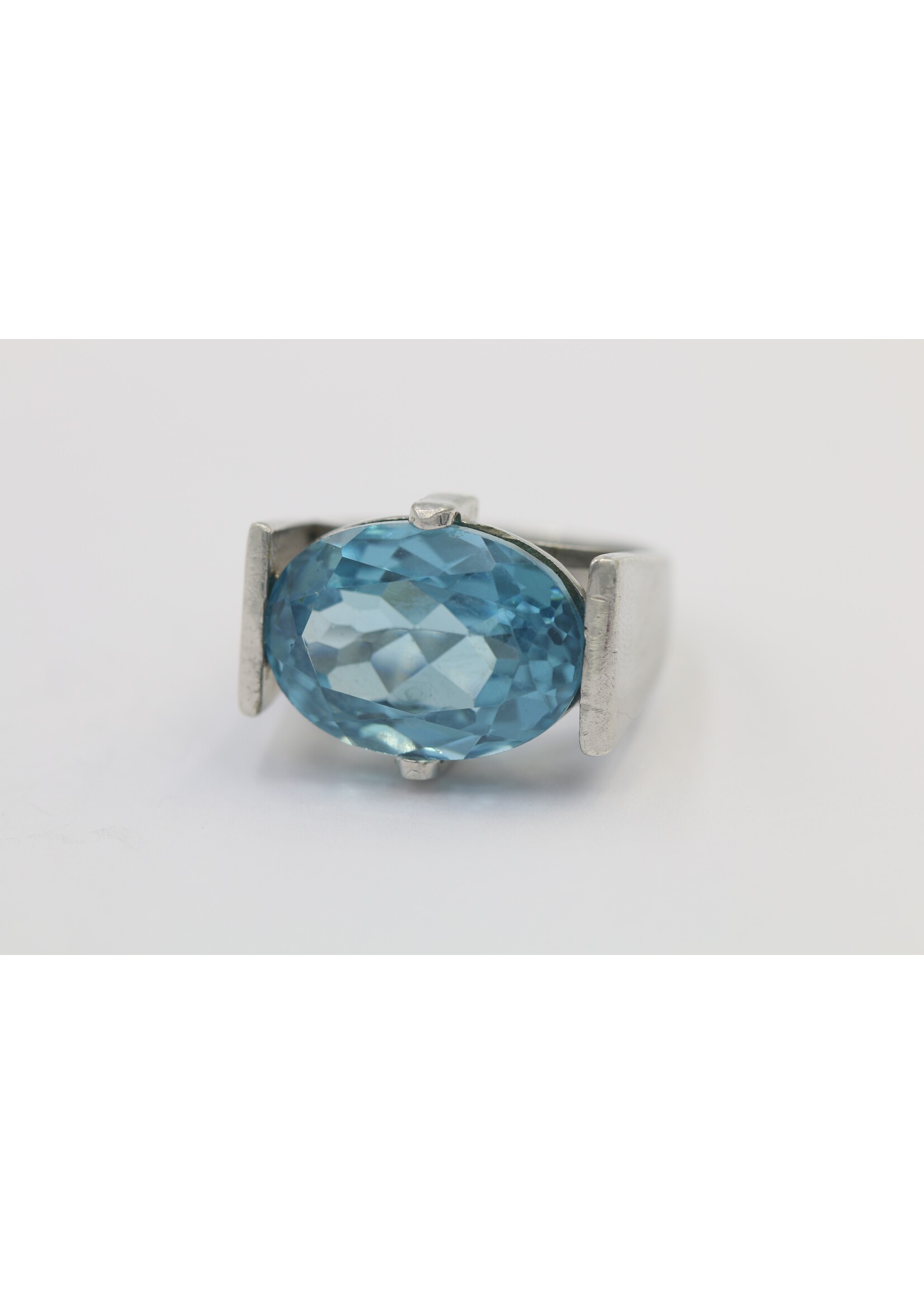 925 rhodium plated silver ring set with natural Blue Topaz