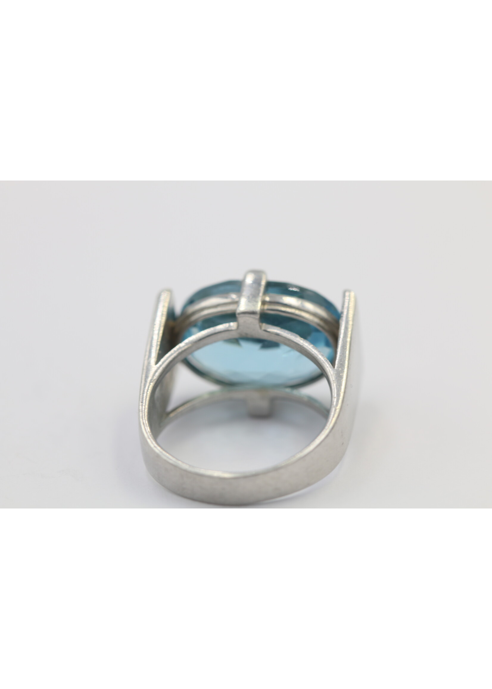 925 rhodium plated silver ring set with natural Blue Topaz