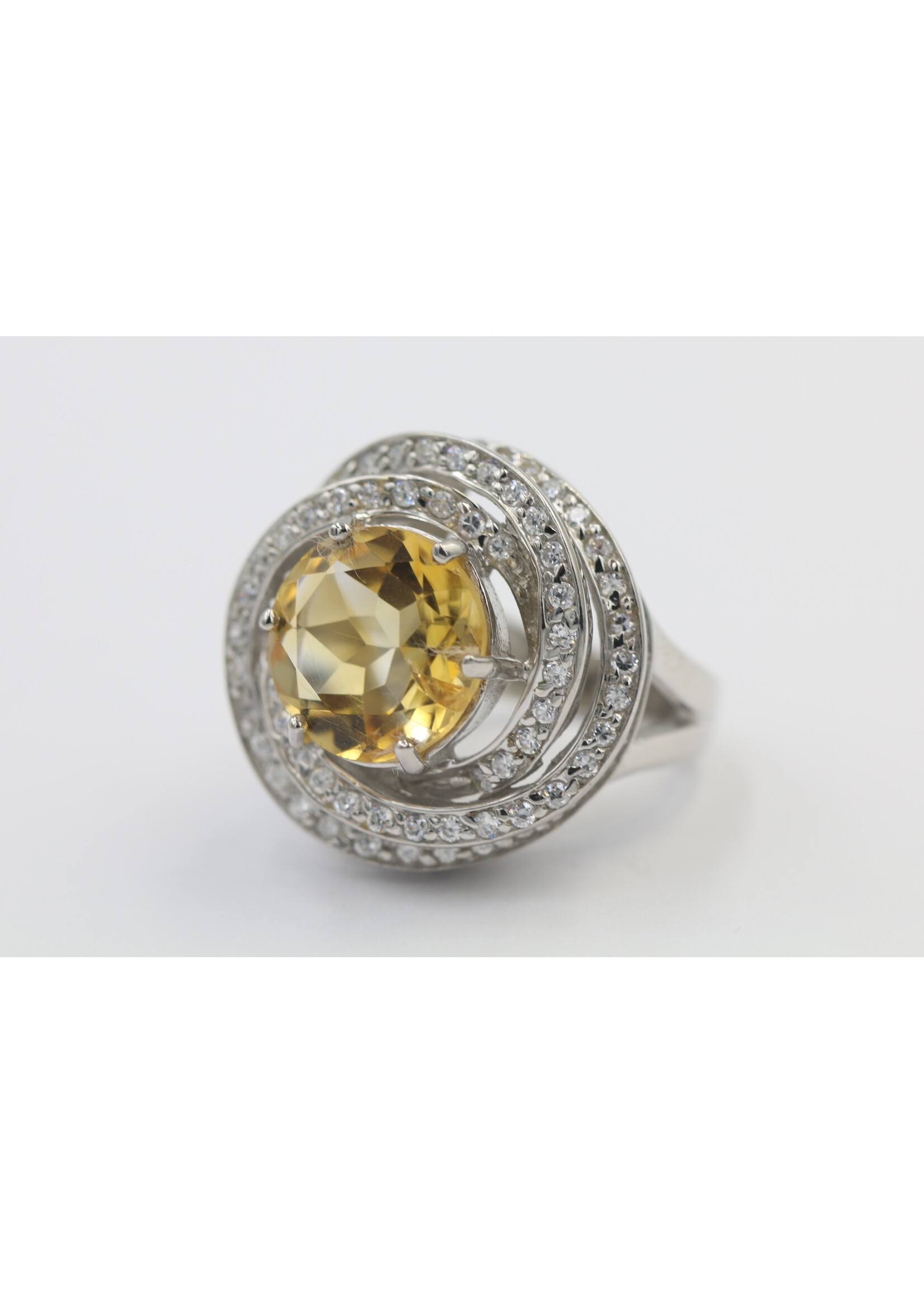 Bague en argent 925 rhodié sertie de Citrine naturelle