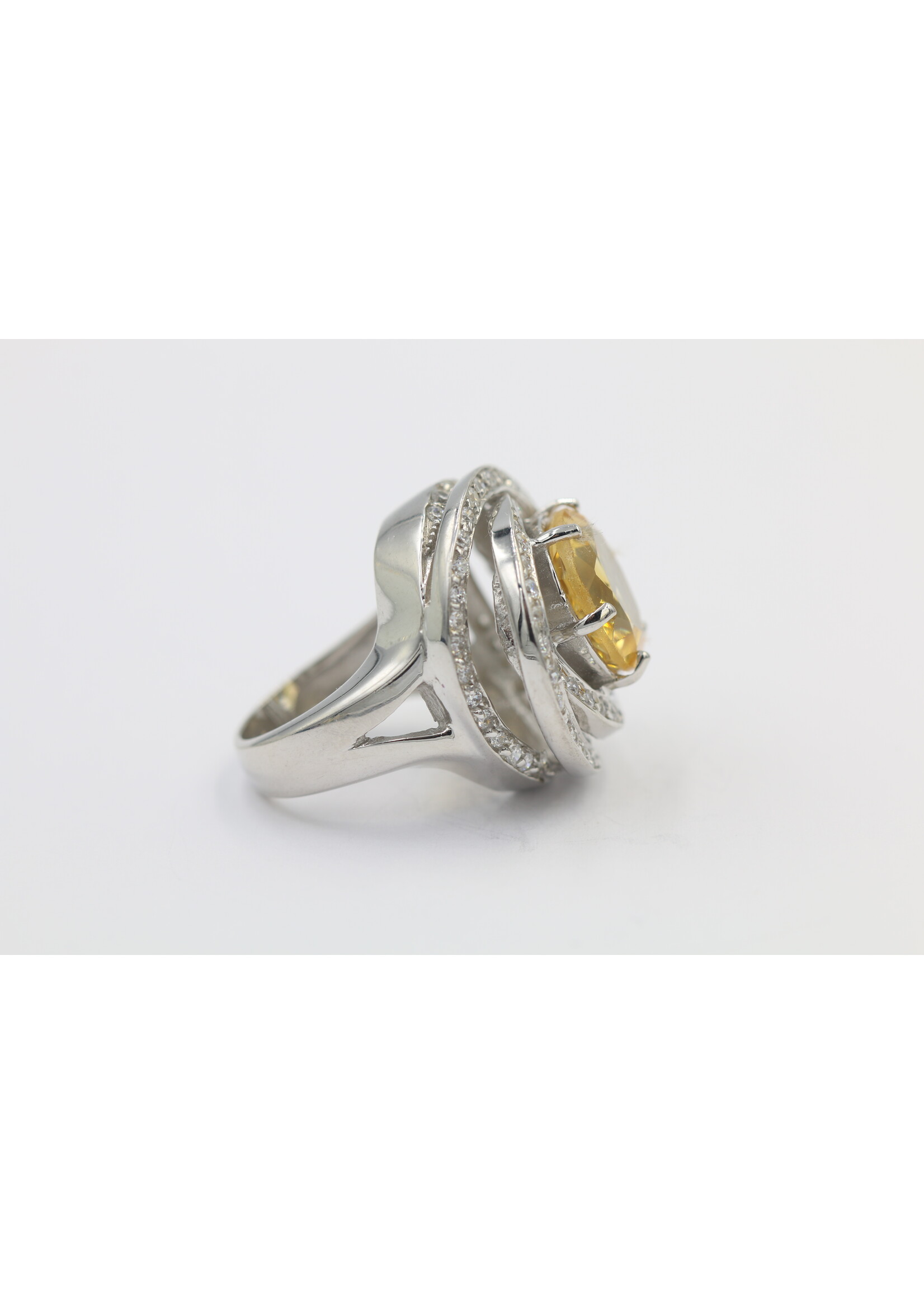 Bague en argent 925 rhodié sertie de Citrine naturelle