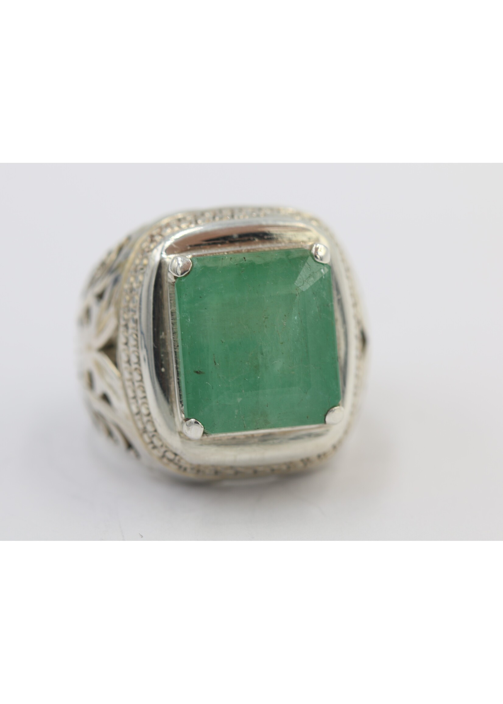 925 zilver ring bezet met natuurlijke smaragd