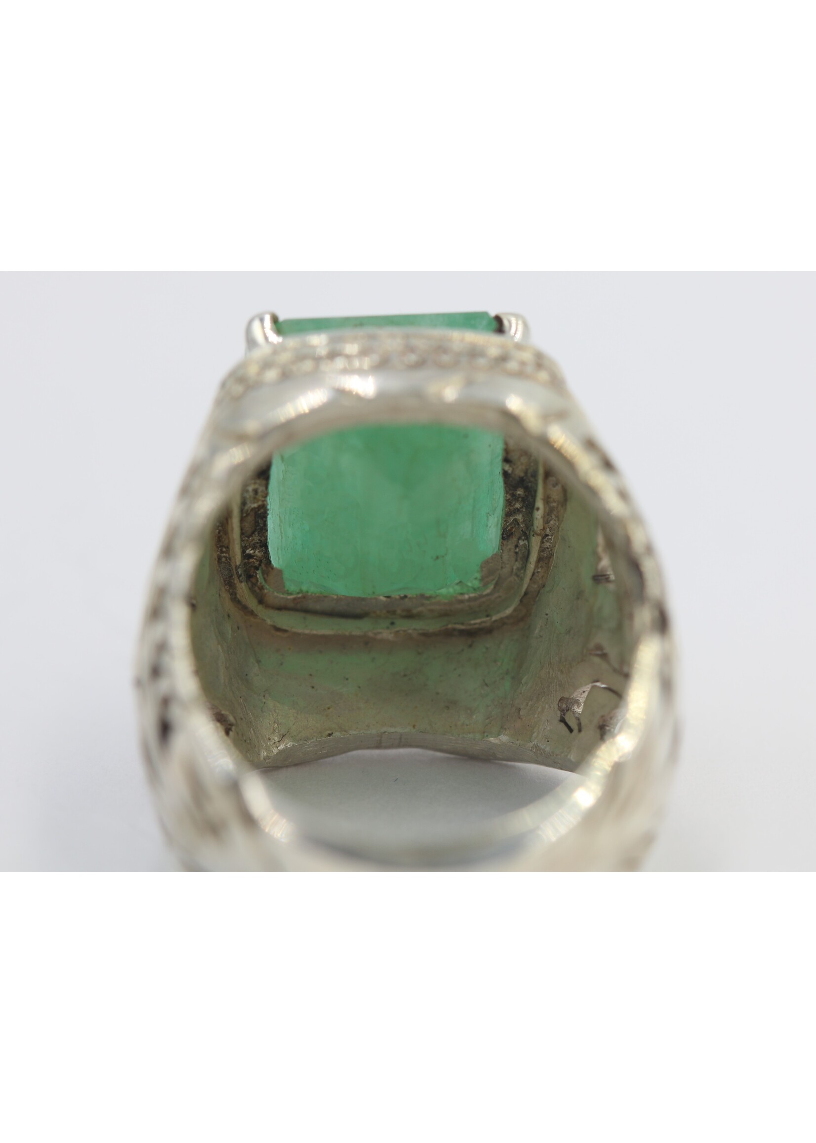 925 zilver ring bezet met natuurlijke smaragd