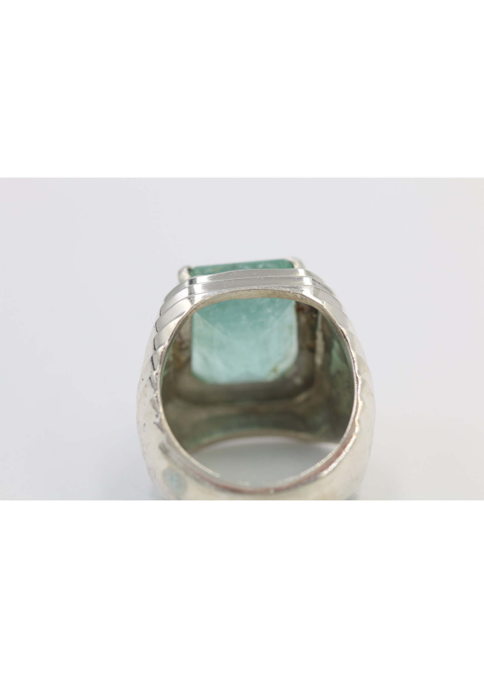 925 silver ring set with natural emerald