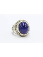 Ring with Lapis lazuli
