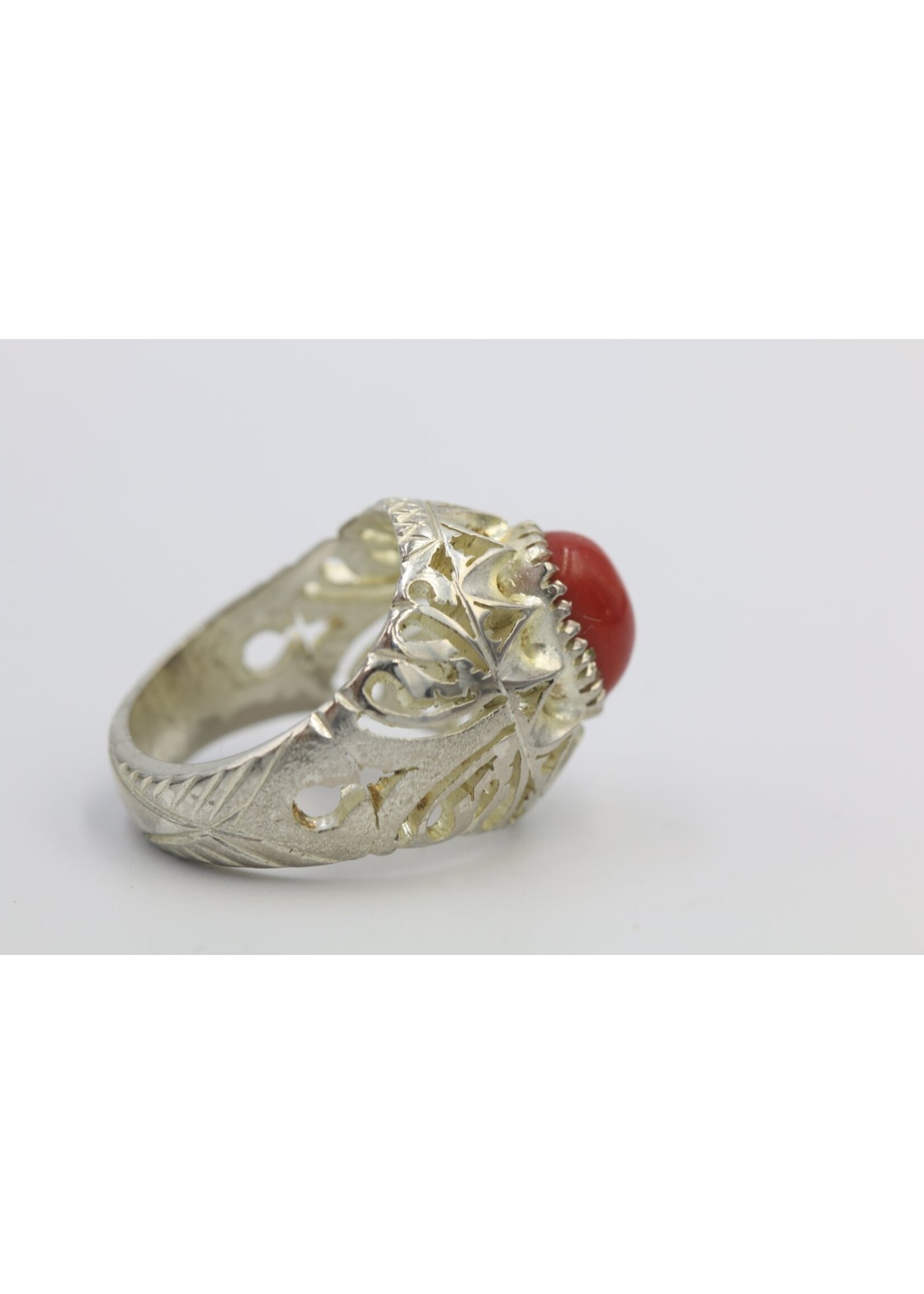 925 silver ring set with natural coral