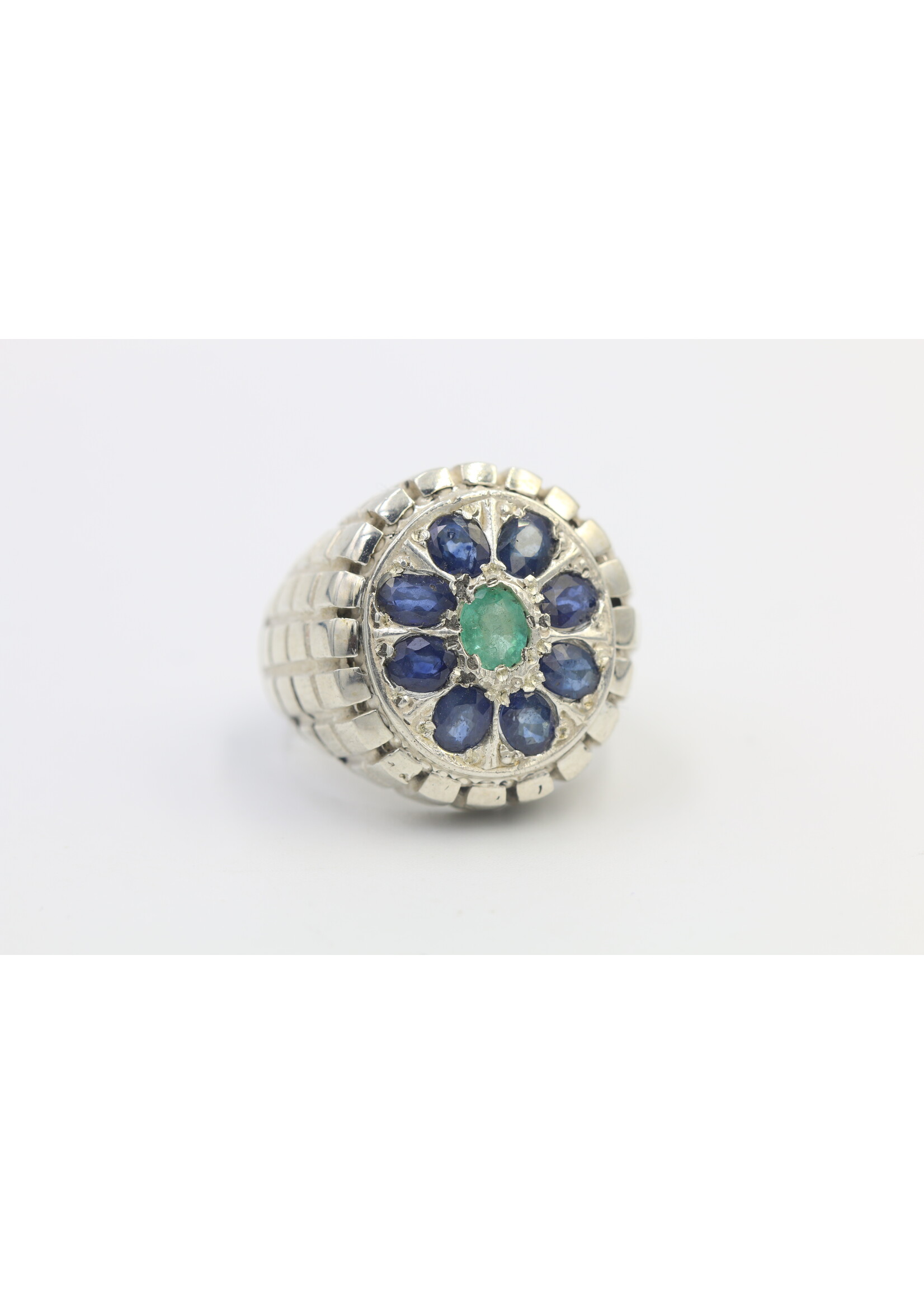 Bague en argent 925 sertie d'émeraude naturelle et de saphirs