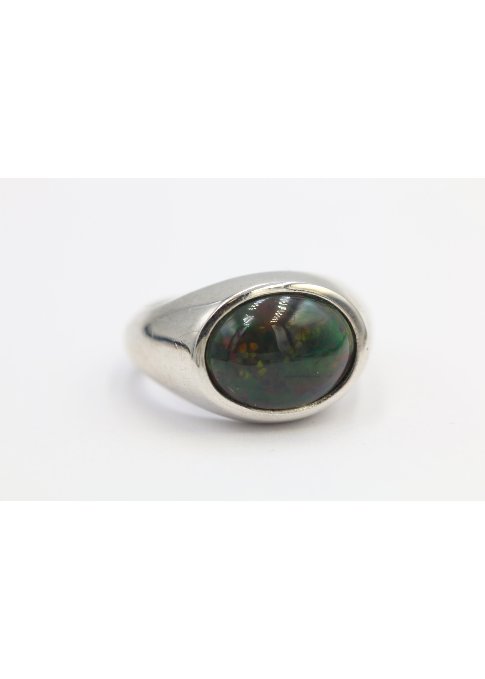 925 silver ring set with natural Opal
