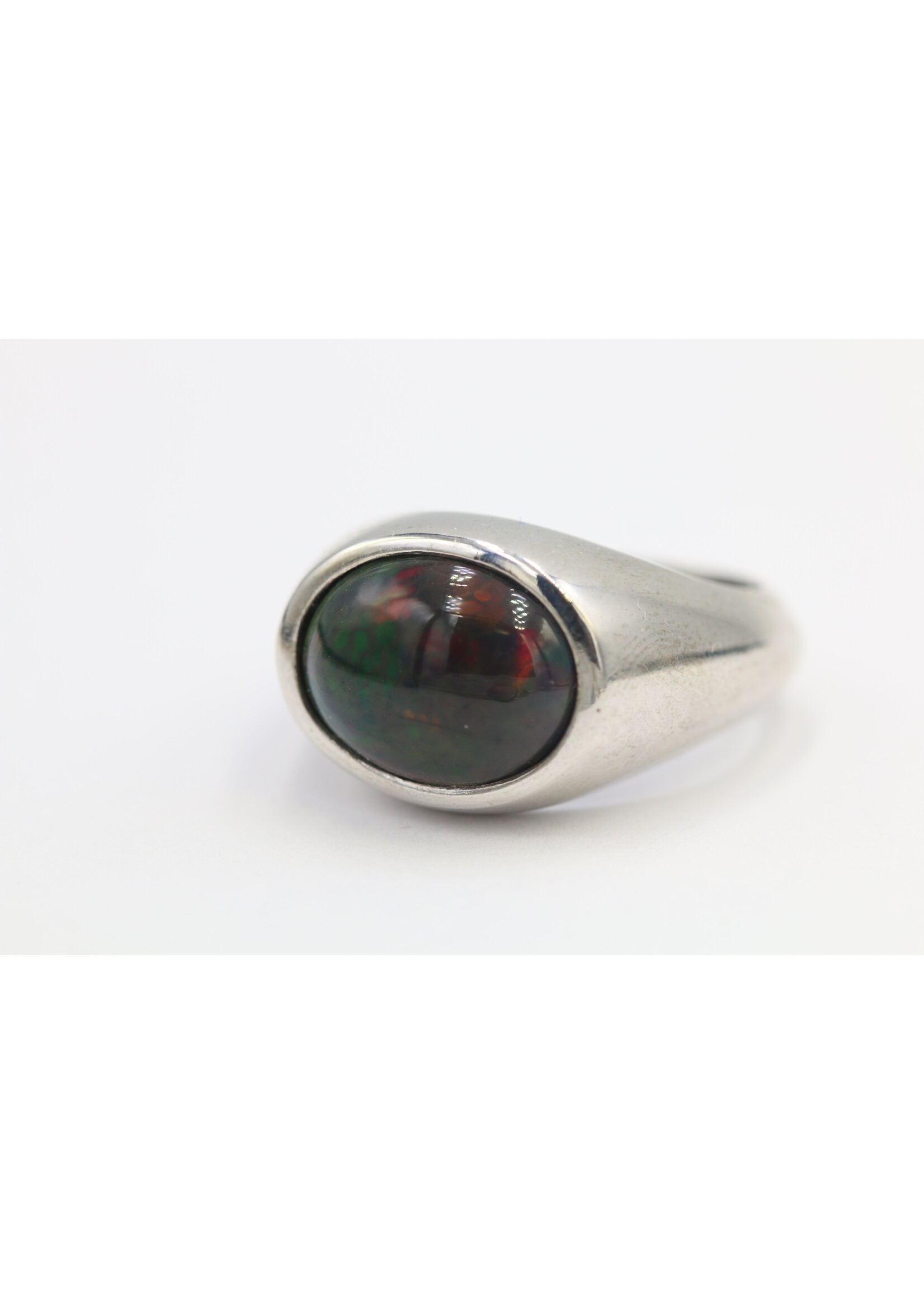 925 silver ring set with natural Opal