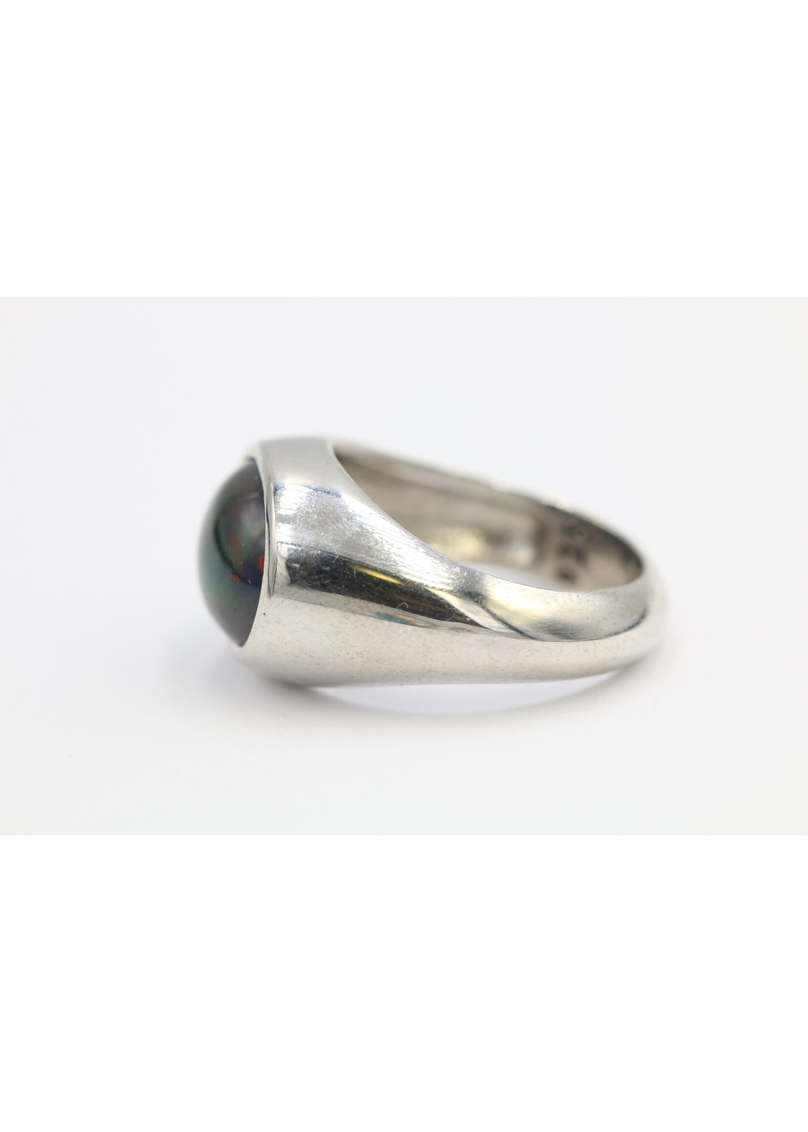 925 silver ring set with natural Opal