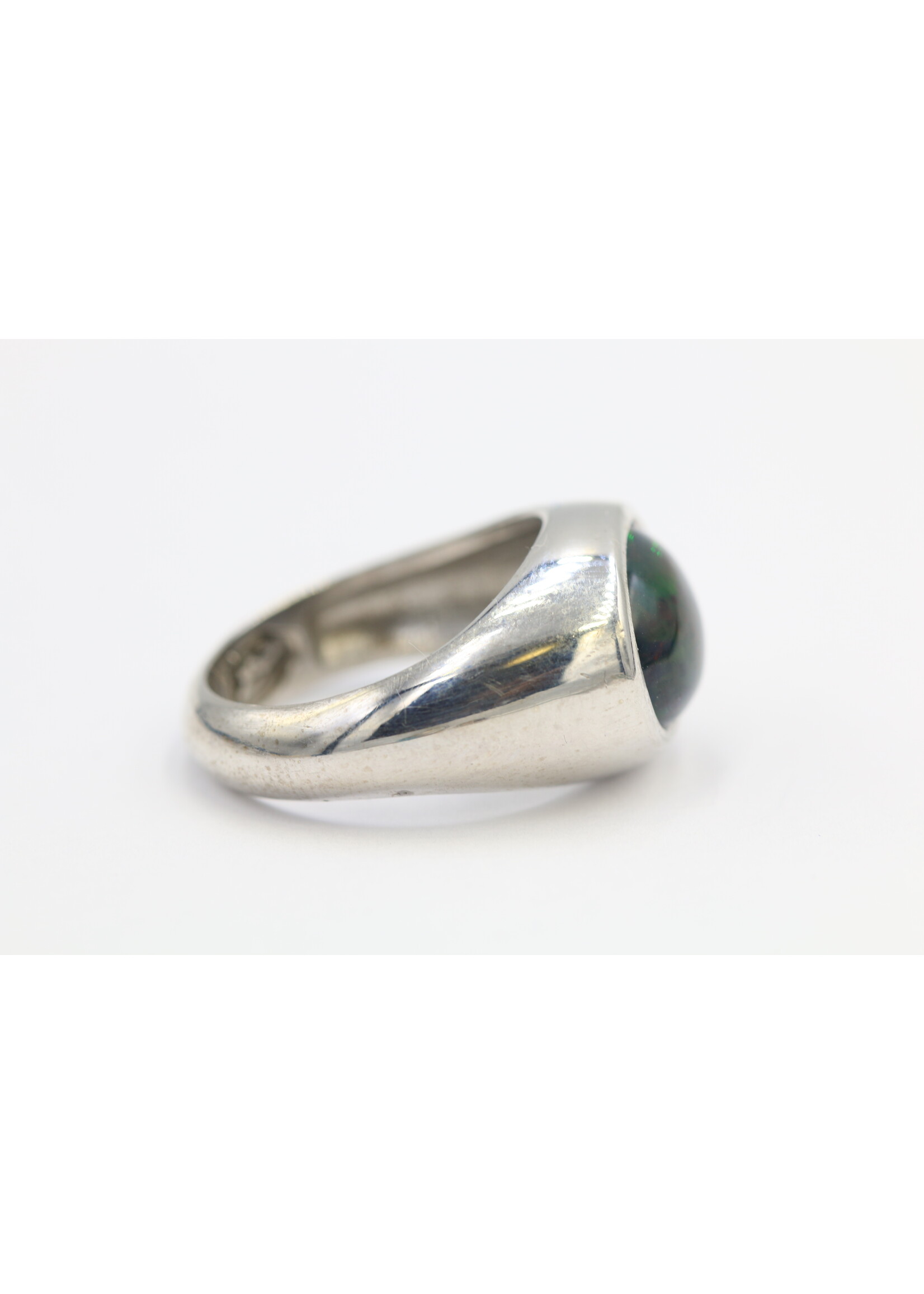 925 silver ring set with natural Opal