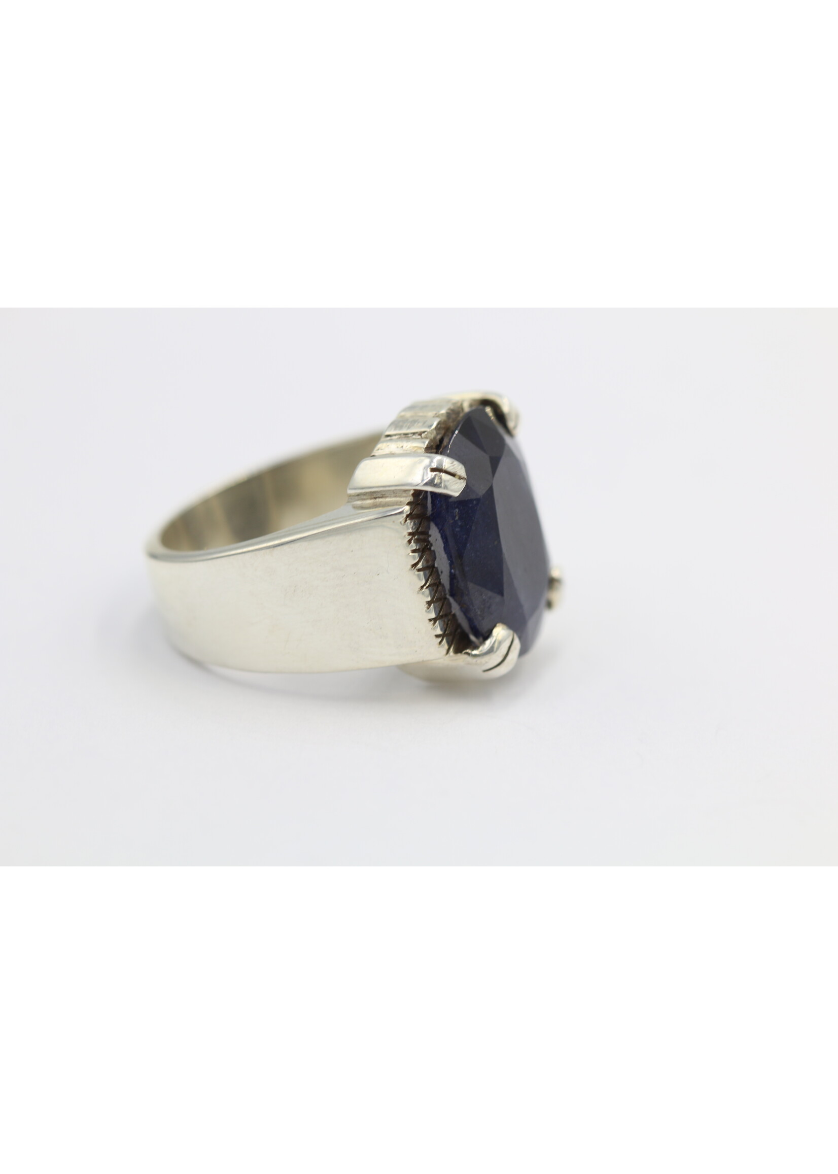 925 silver ring set with natural sapphire