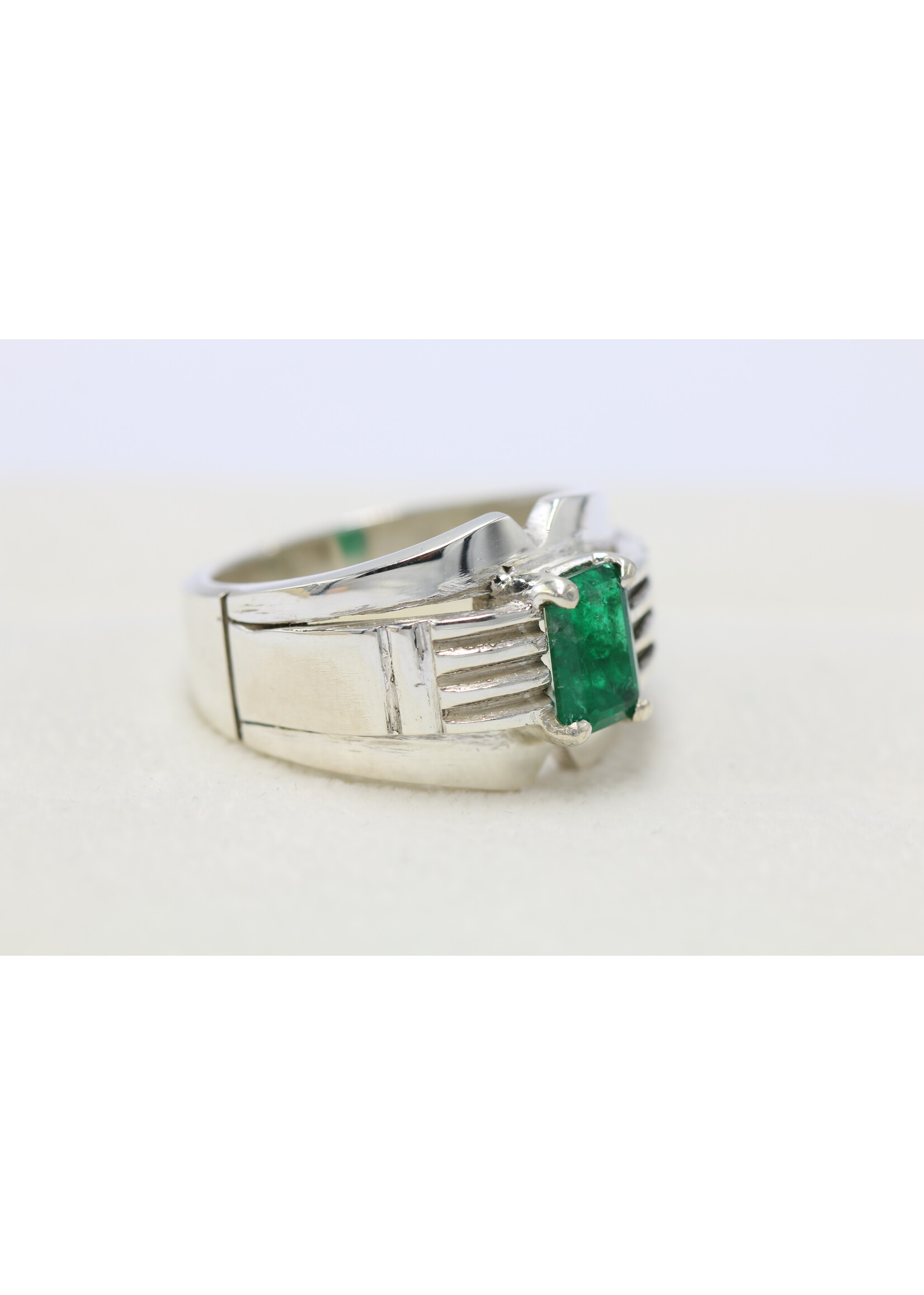 925 zilver ring bezet met natuurlijke smaragd
