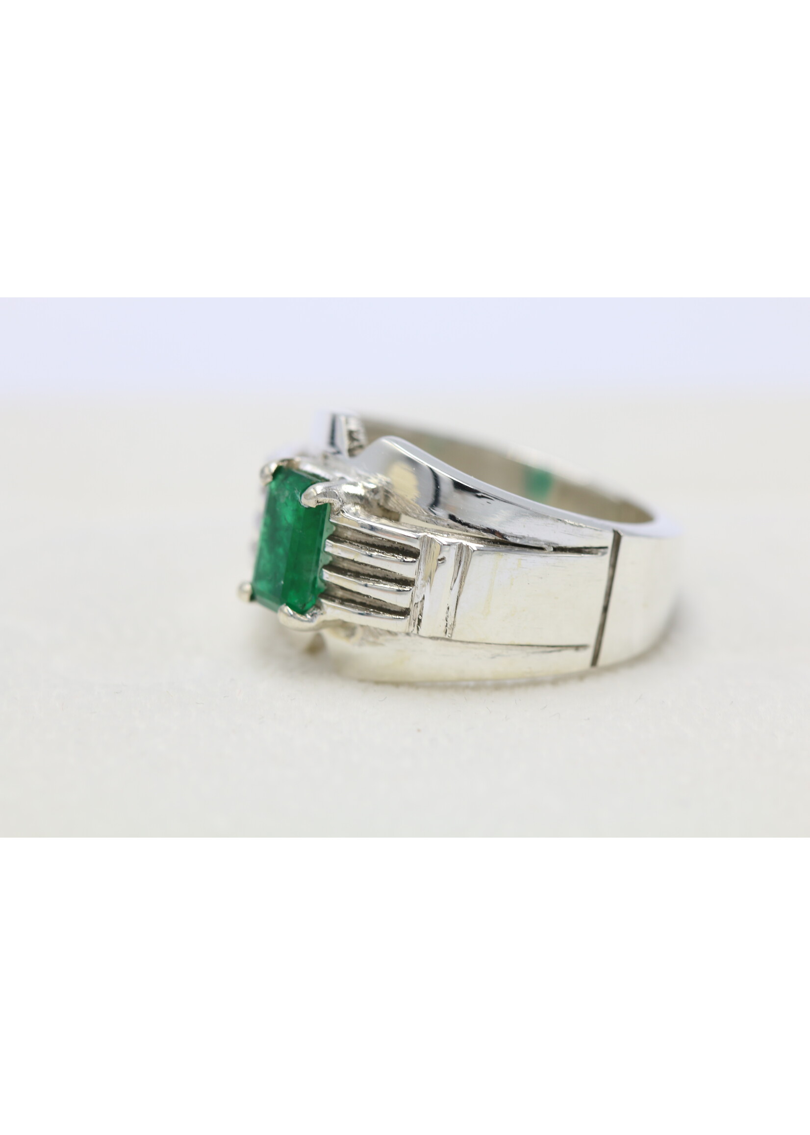 Bague en argent 925 sertie d'une émeraude naturelle