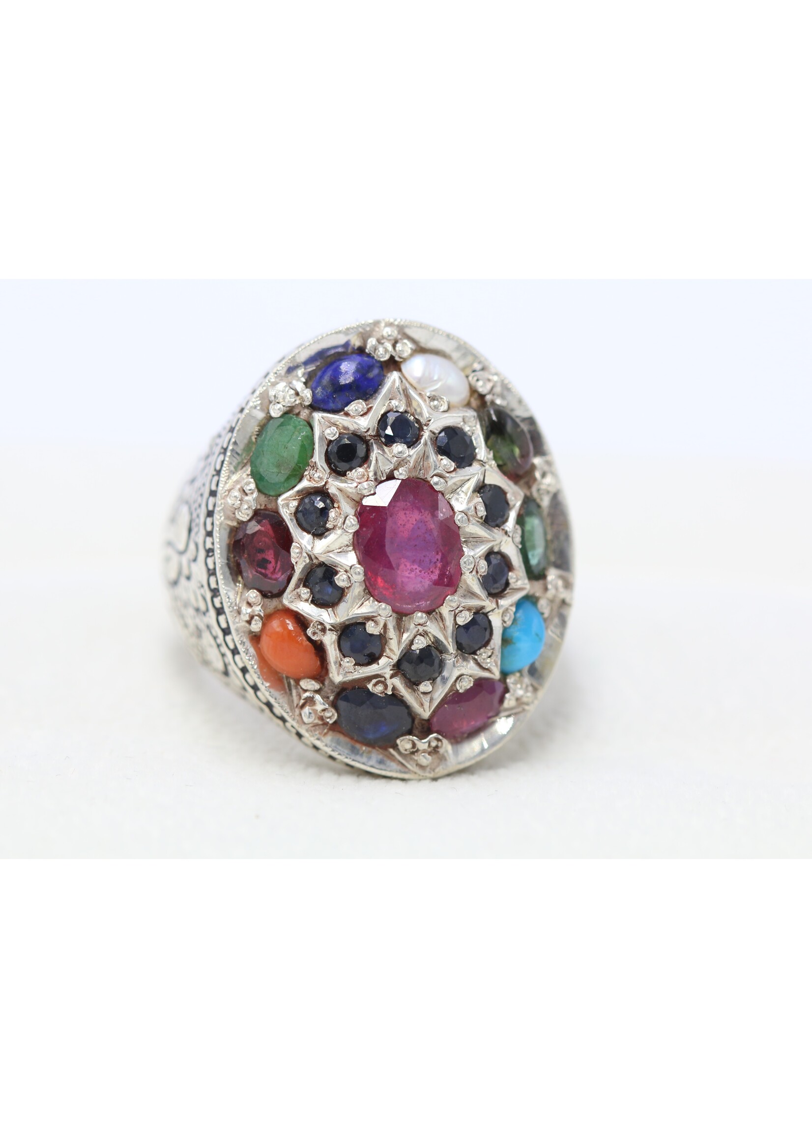 Anello in argento 925 con rubino naturale, corallo, granato, perla, lapislazzuli, topazio, tormalina, turchese, ametista e zaffiri.