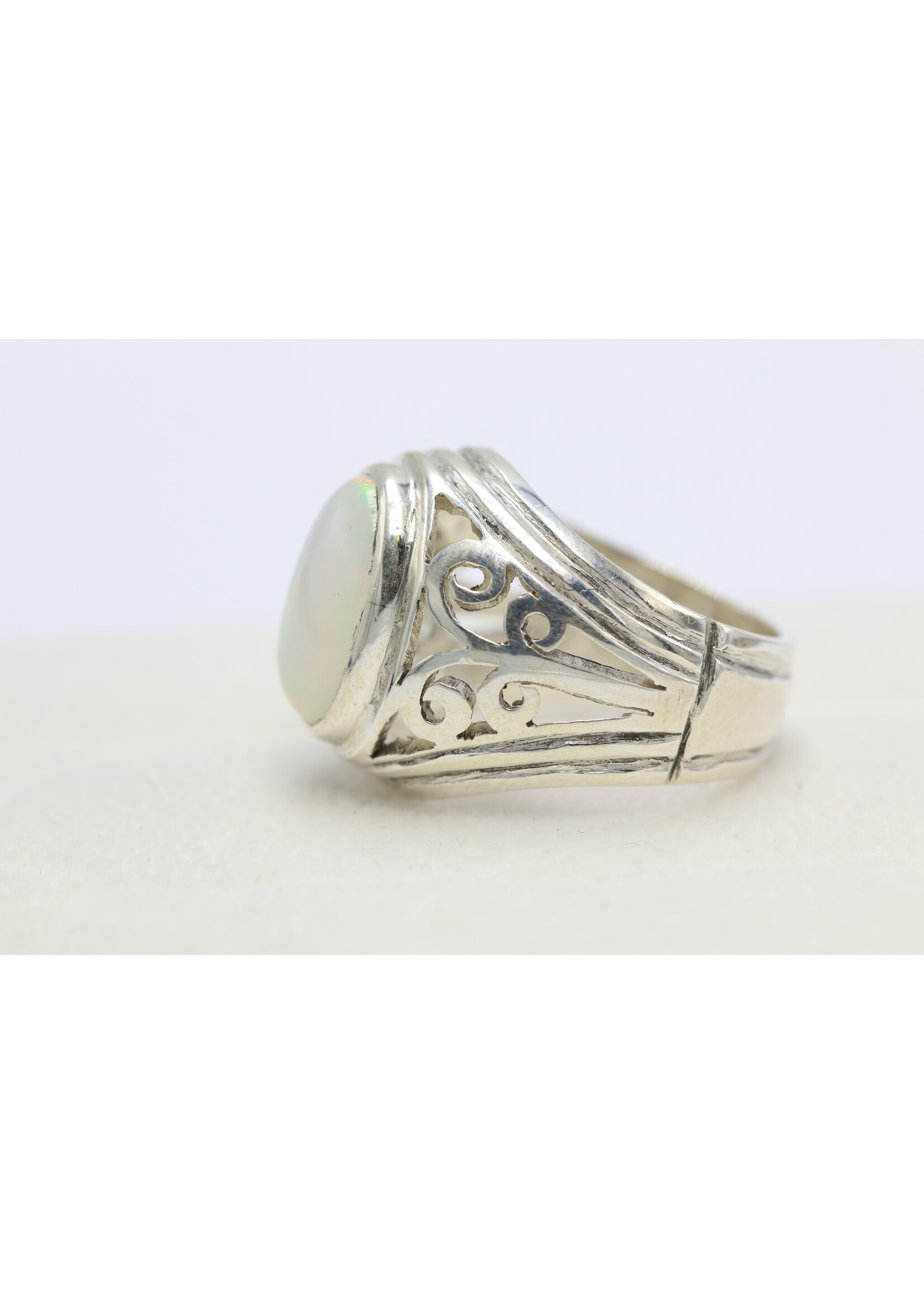 Anello in argento 925 con opale naturale