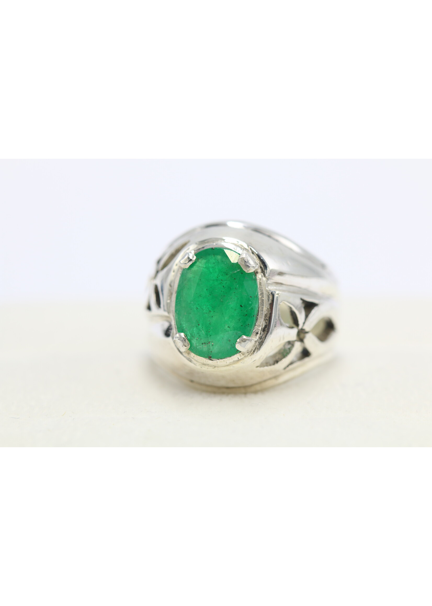 Anello in argento 925 con smeraldo naturale