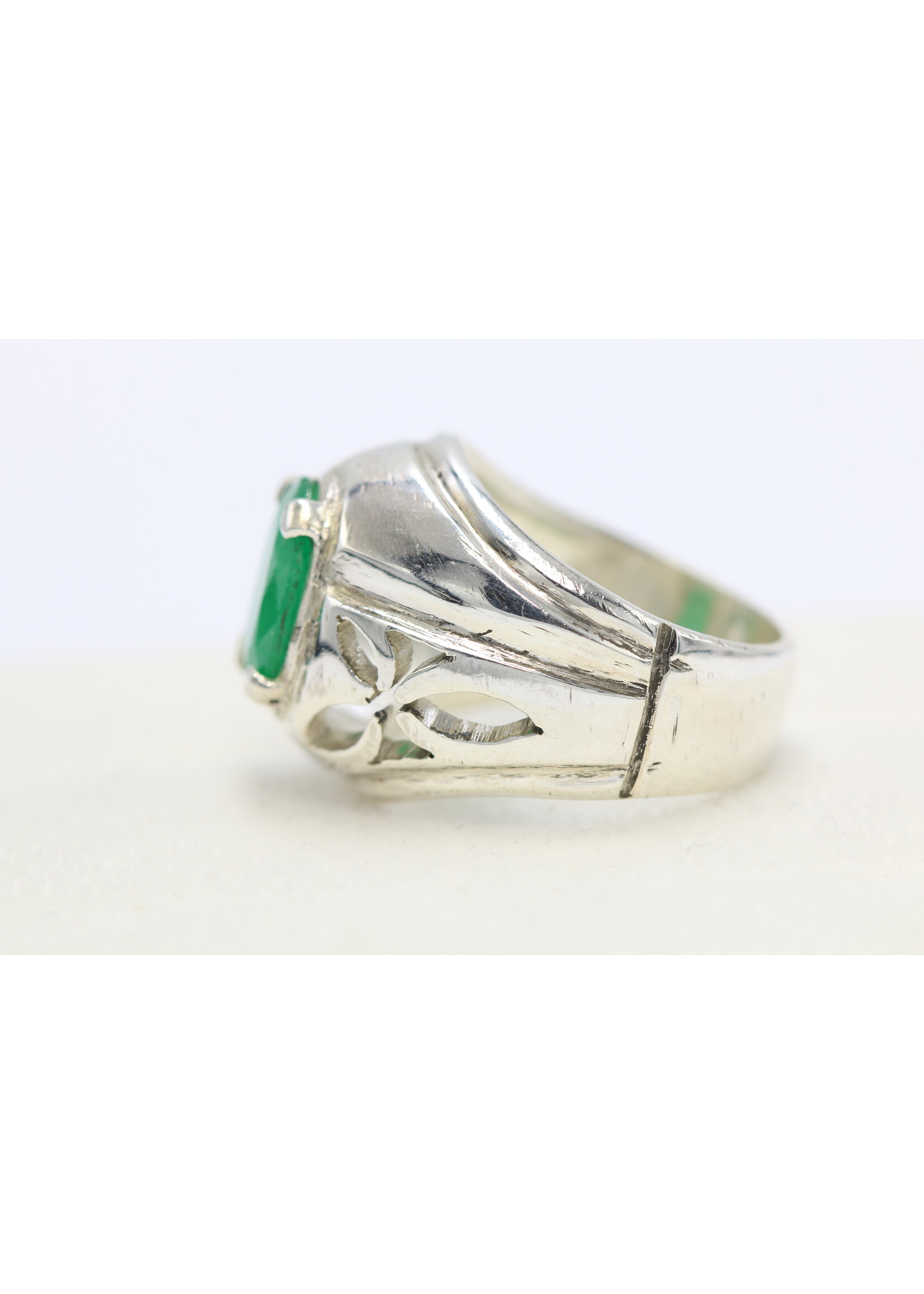 Anello in argento 925 con smeraldo naturale