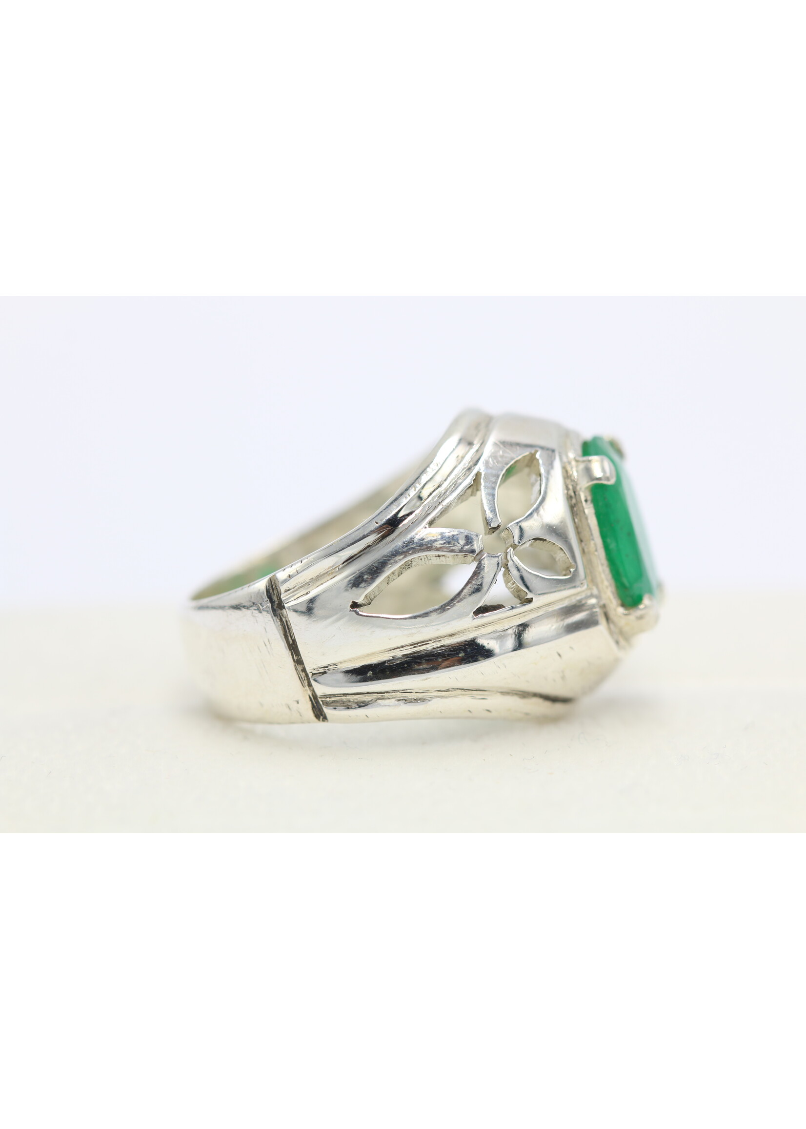 Bague en argent 925 sertie d'une émeraude naturelle