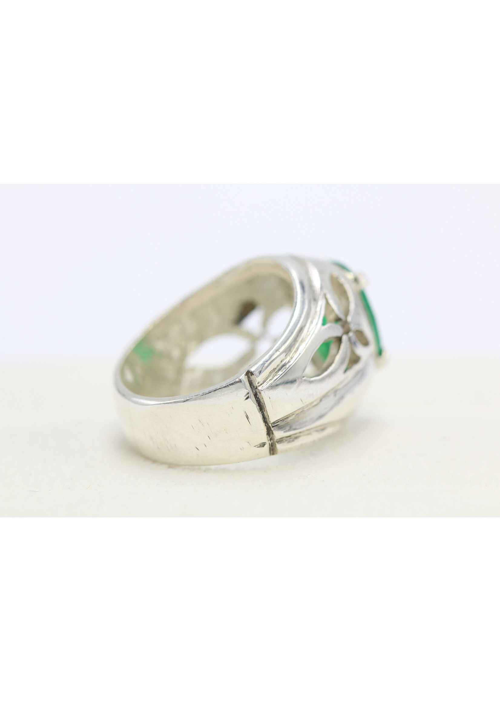 925 silver ring set with natural emerald