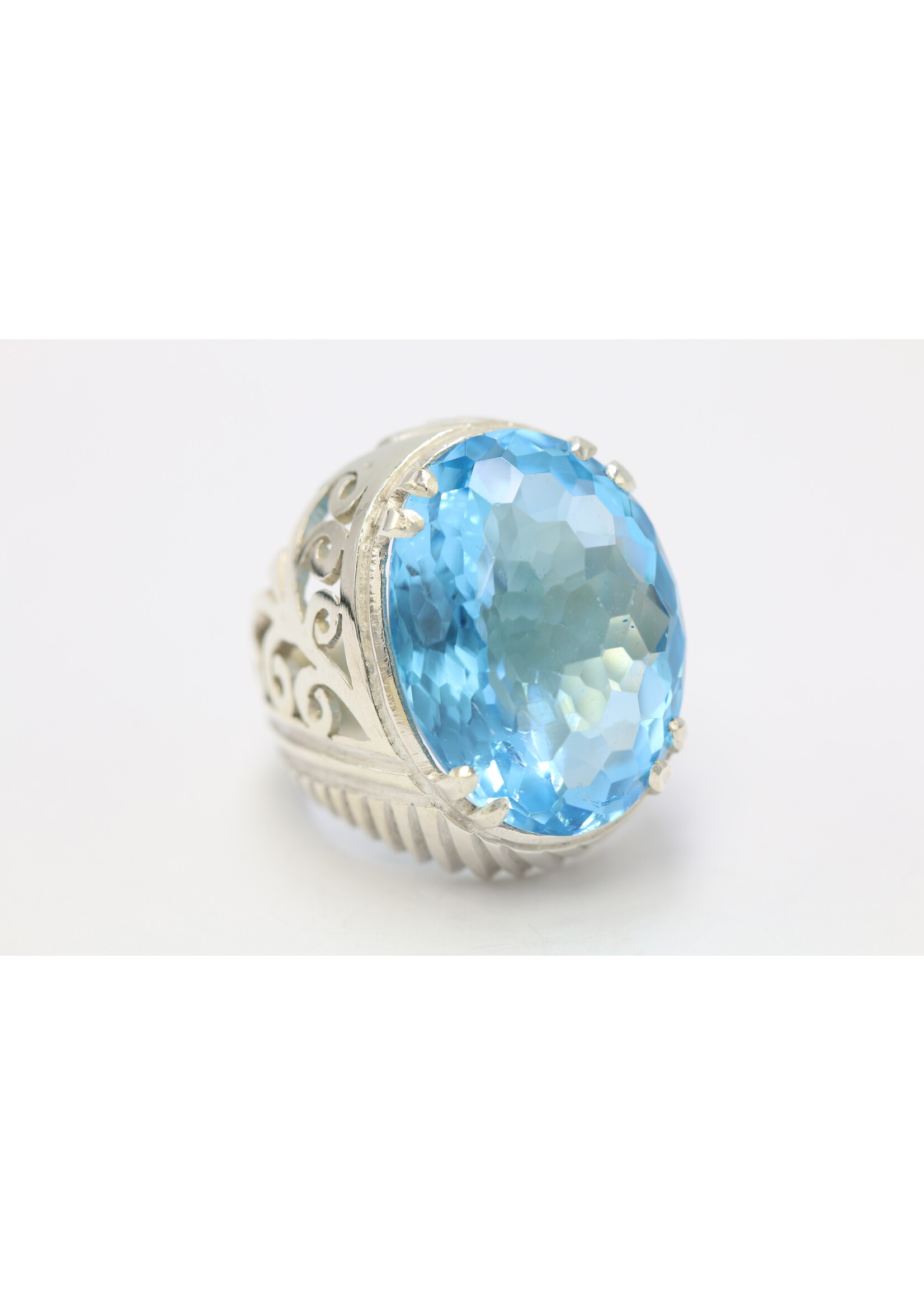 925 zilver ring bezet met natuurlijke Topaas