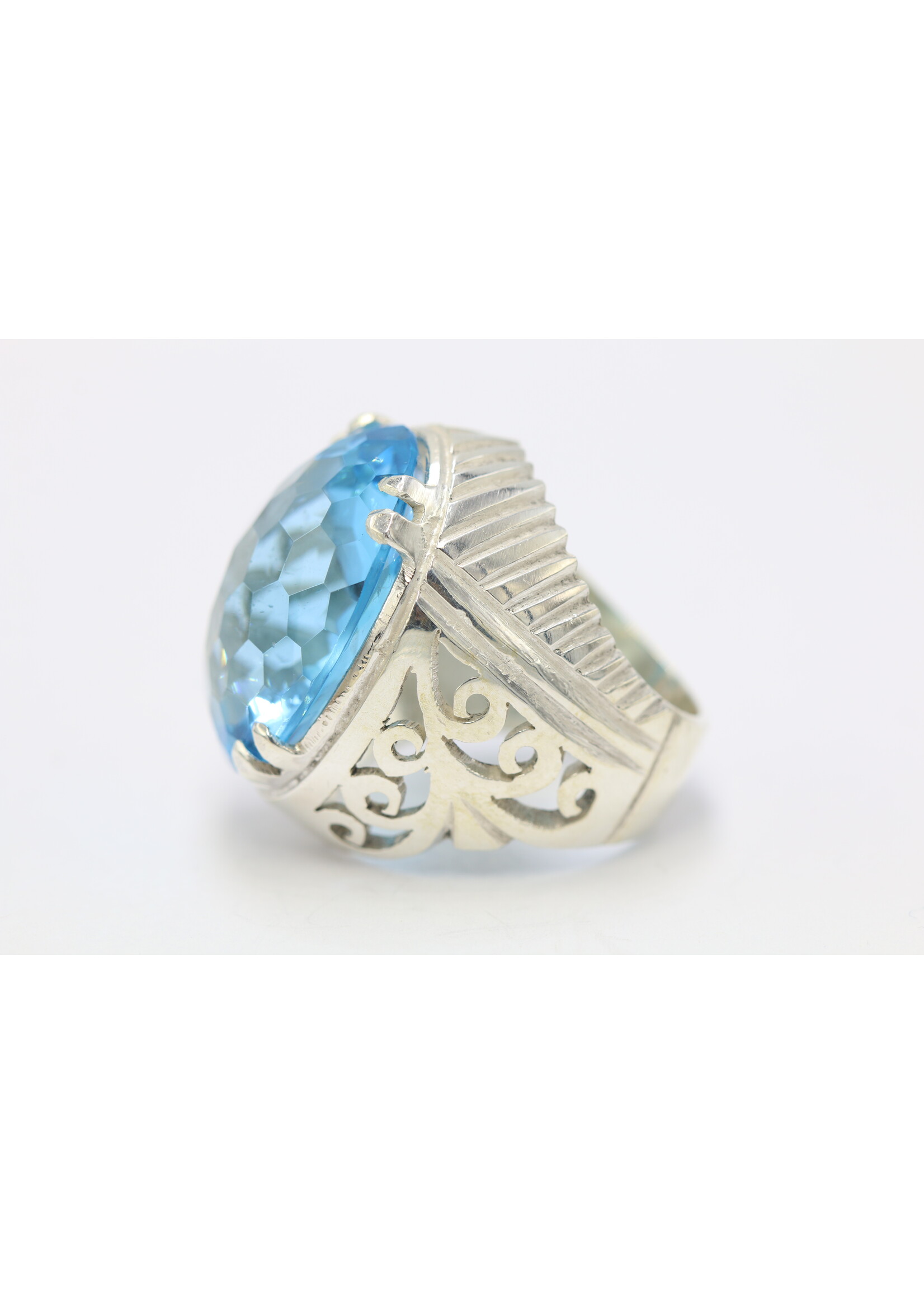 925 zilver ring bezet met natuurlijke Topaas