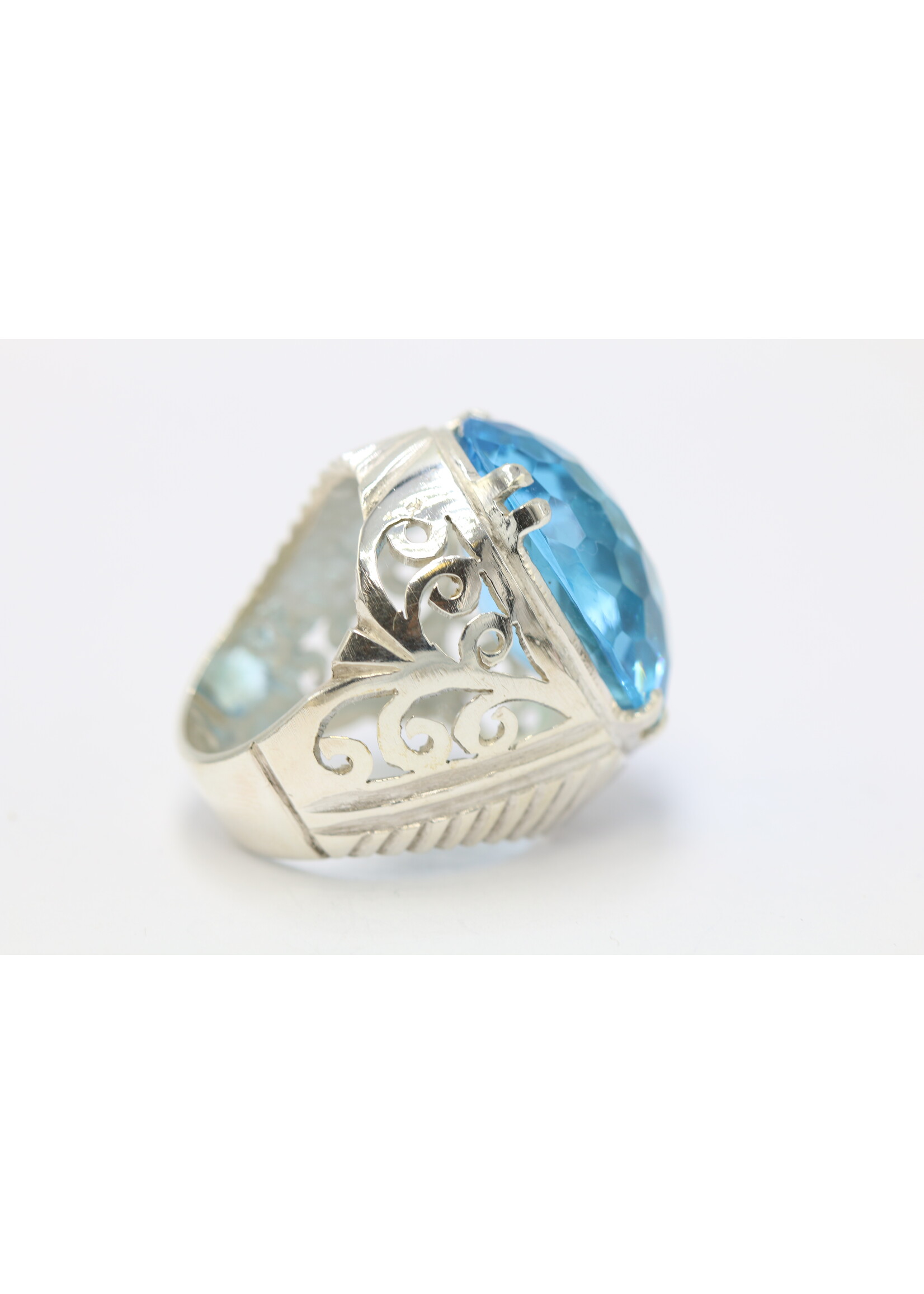 925 zilver ring bezet met natuurlijke Topaas