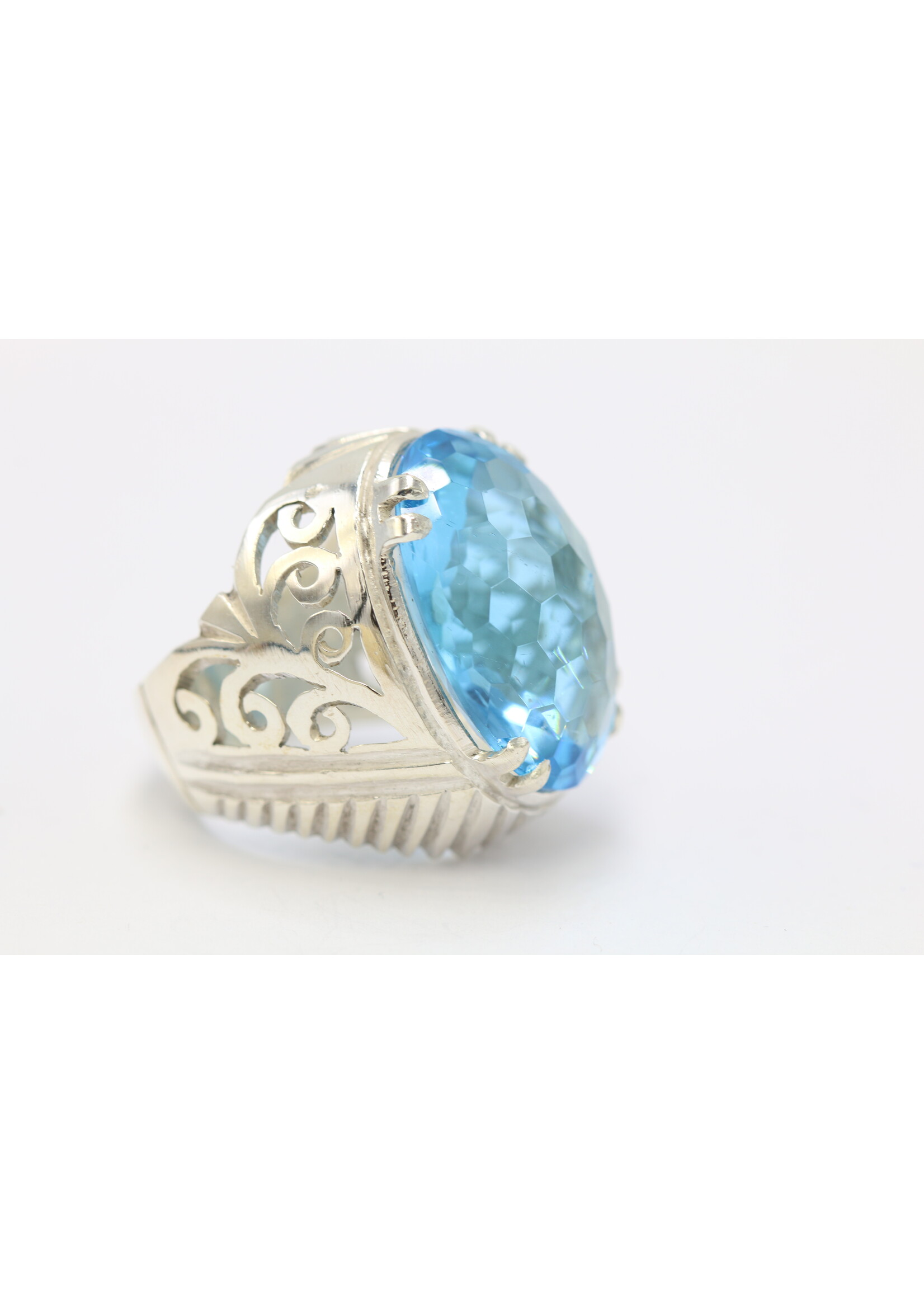 925 zilver ring bezet met natuurlijke Topaas