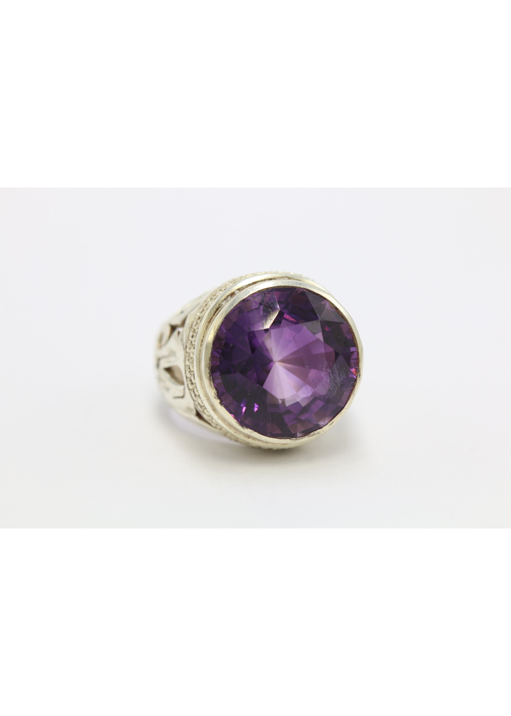 Bague en argent 925 sertie d'Améthyste naturelle