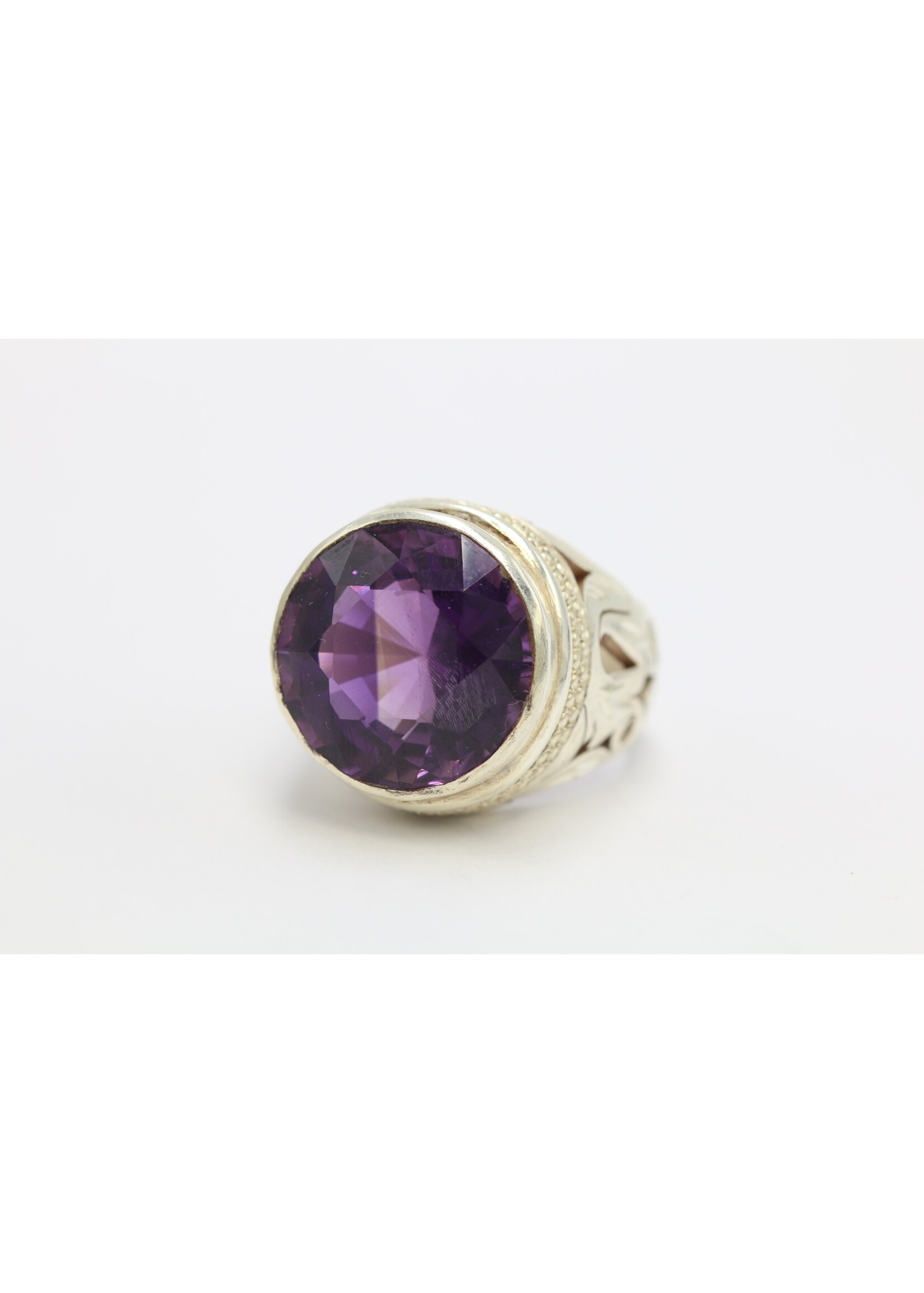 925 silver ring set with natural amethyst