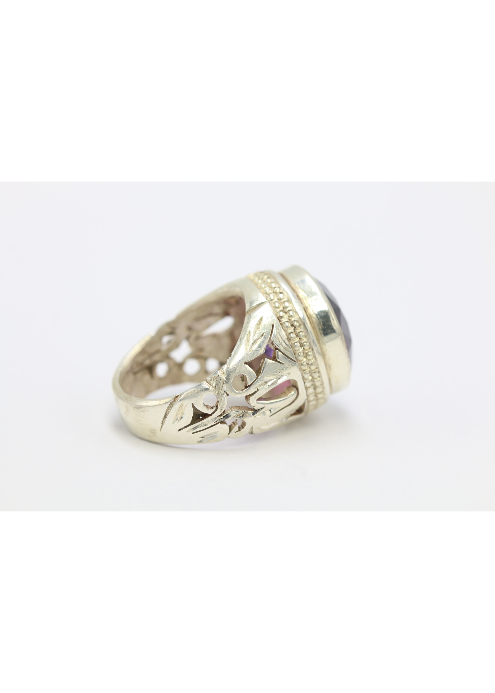 925 silver ring set with natural amethyst