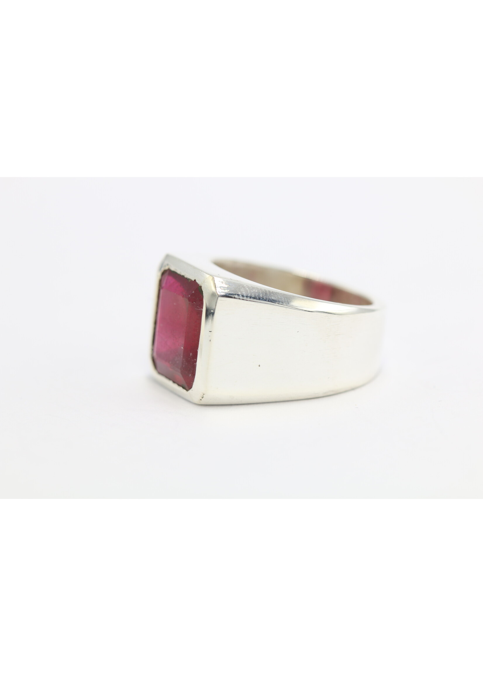 Bague en argent 925 sertie d'un rubis naturel