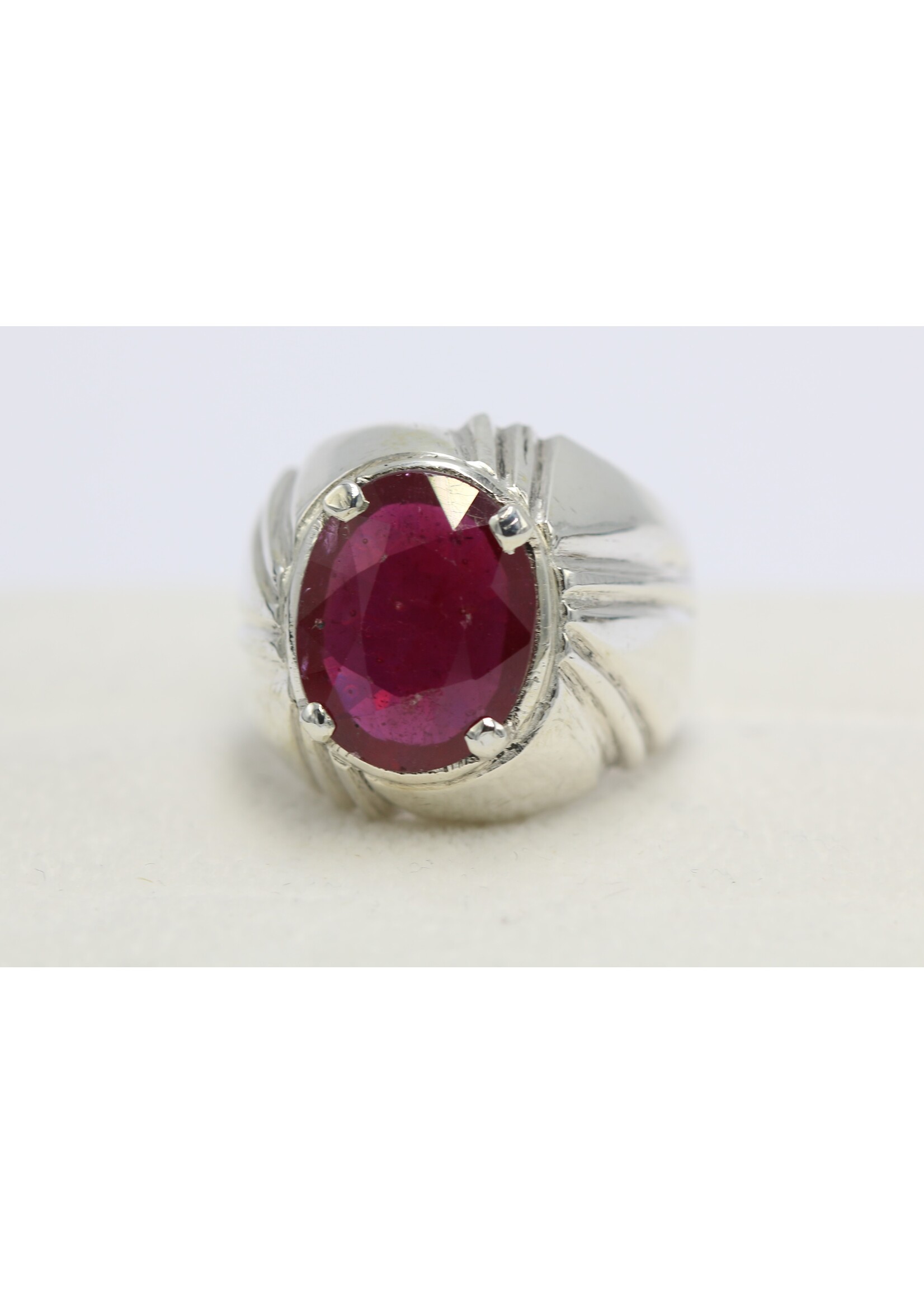 925 silver ring set with natural ruby
