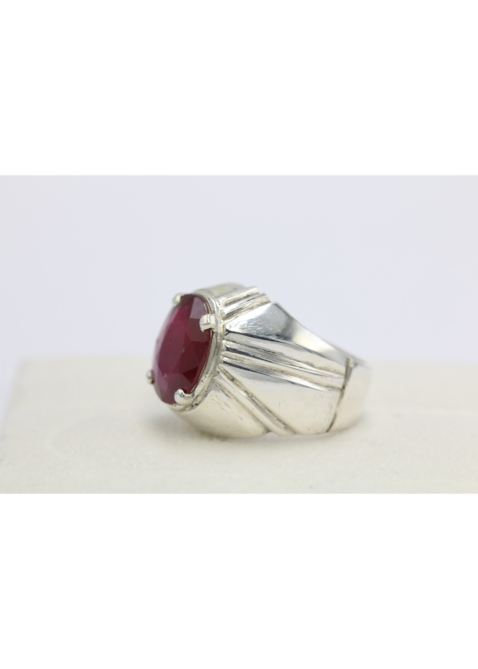 925 zilver ring bezet met natuurlijke Robijn