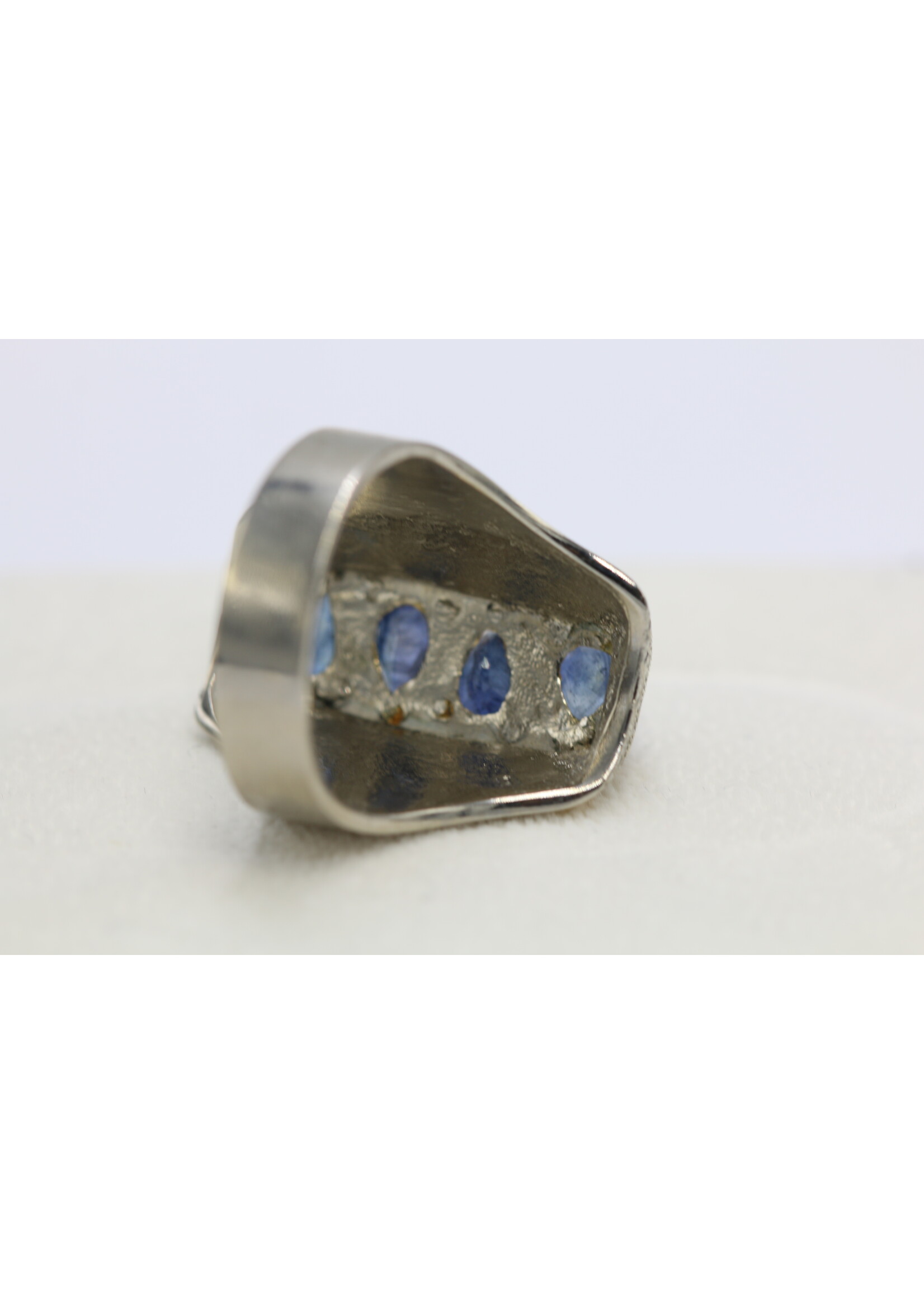 Bague en argent 925 sertie de saphirs naturels