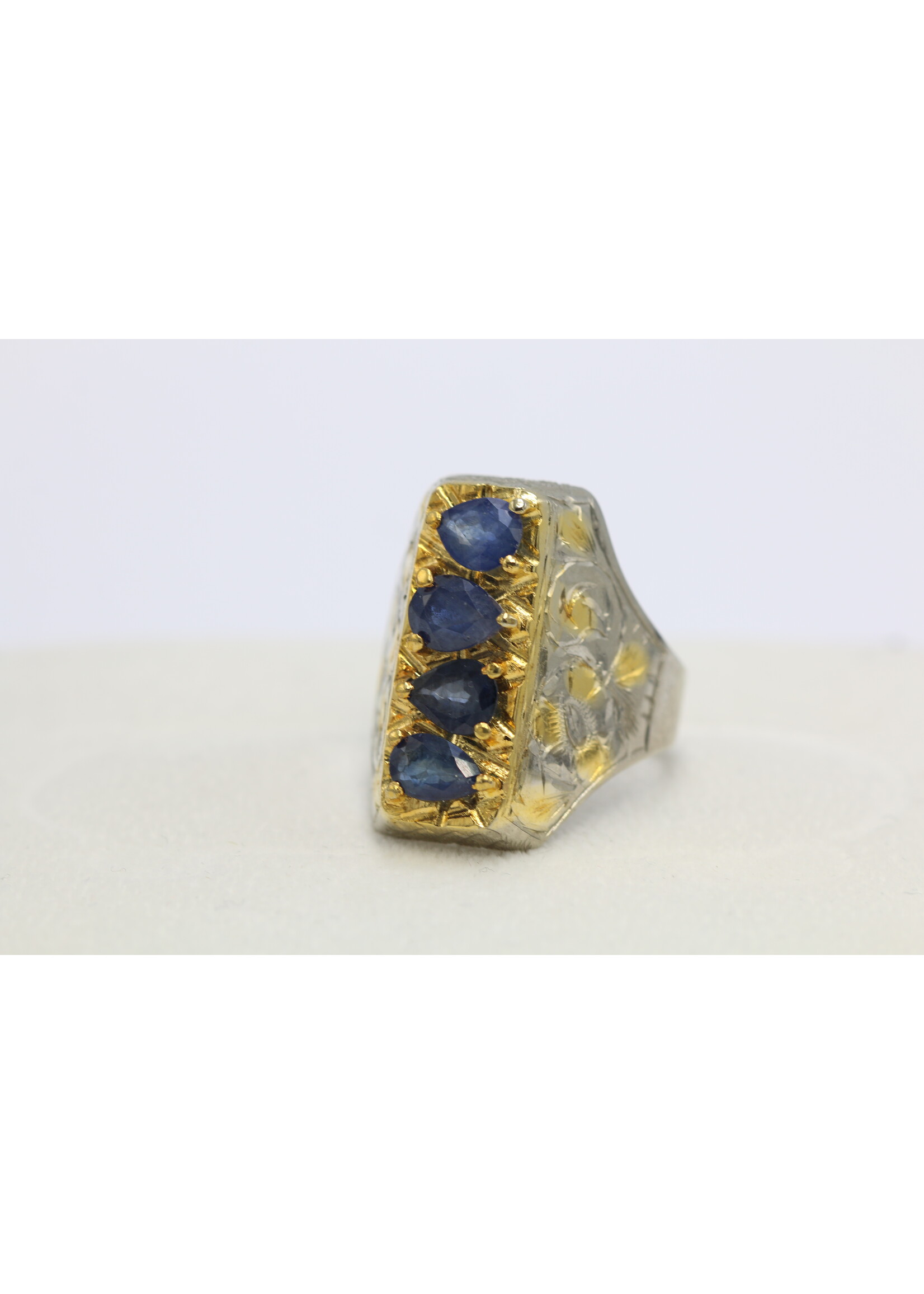 Bague en argent 925 sertie de saphirs naturels