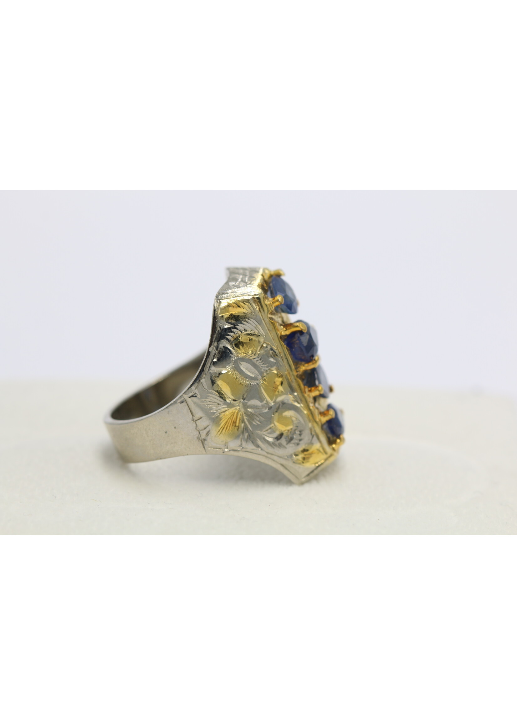 Bague en argent 925 sertie de saphirs naturels