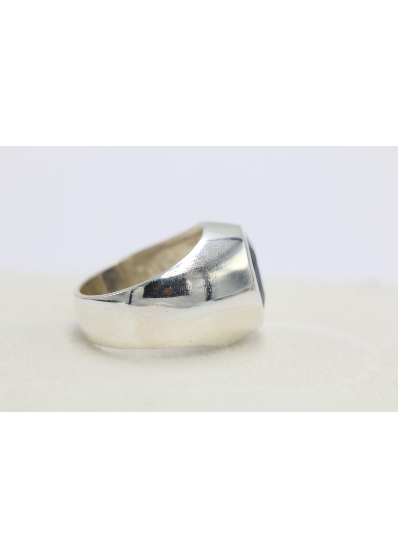 Bague en argent 925 sertie d'un Saphir naturel