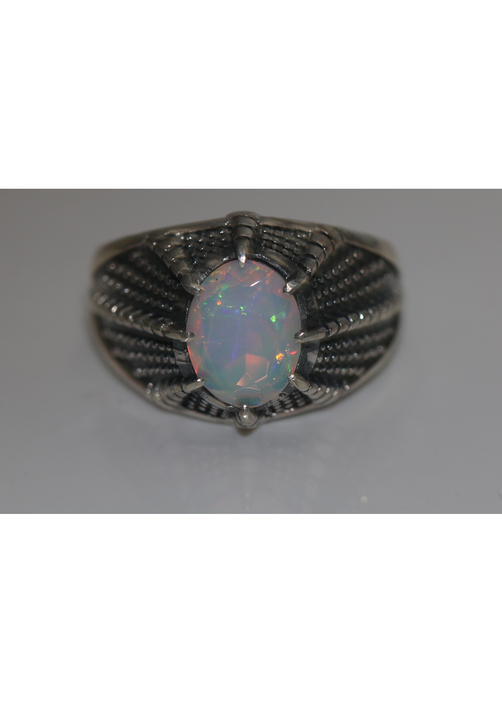 925 silver ring set with natural Opal