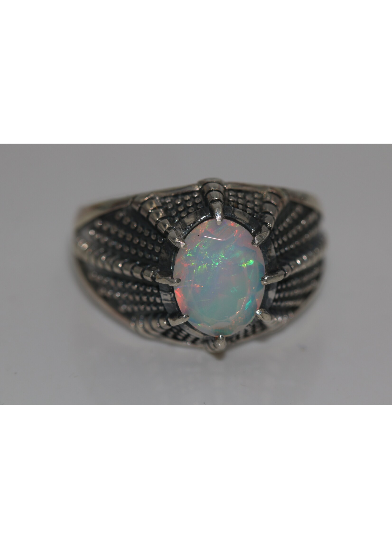 925 zilver ring bezet met natuurlijke Opaal