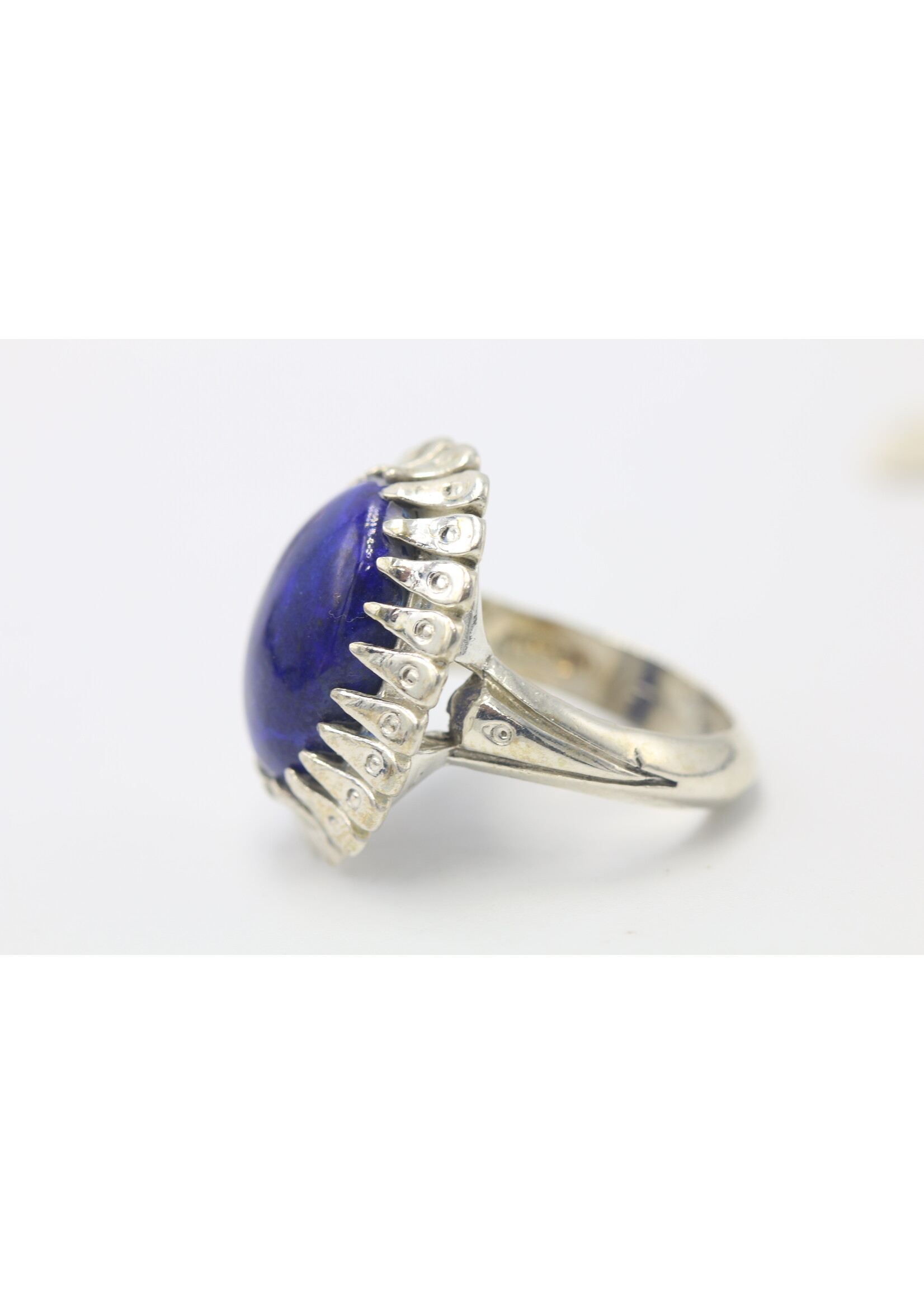 925 silver ring set with natural Lapis lazuli
