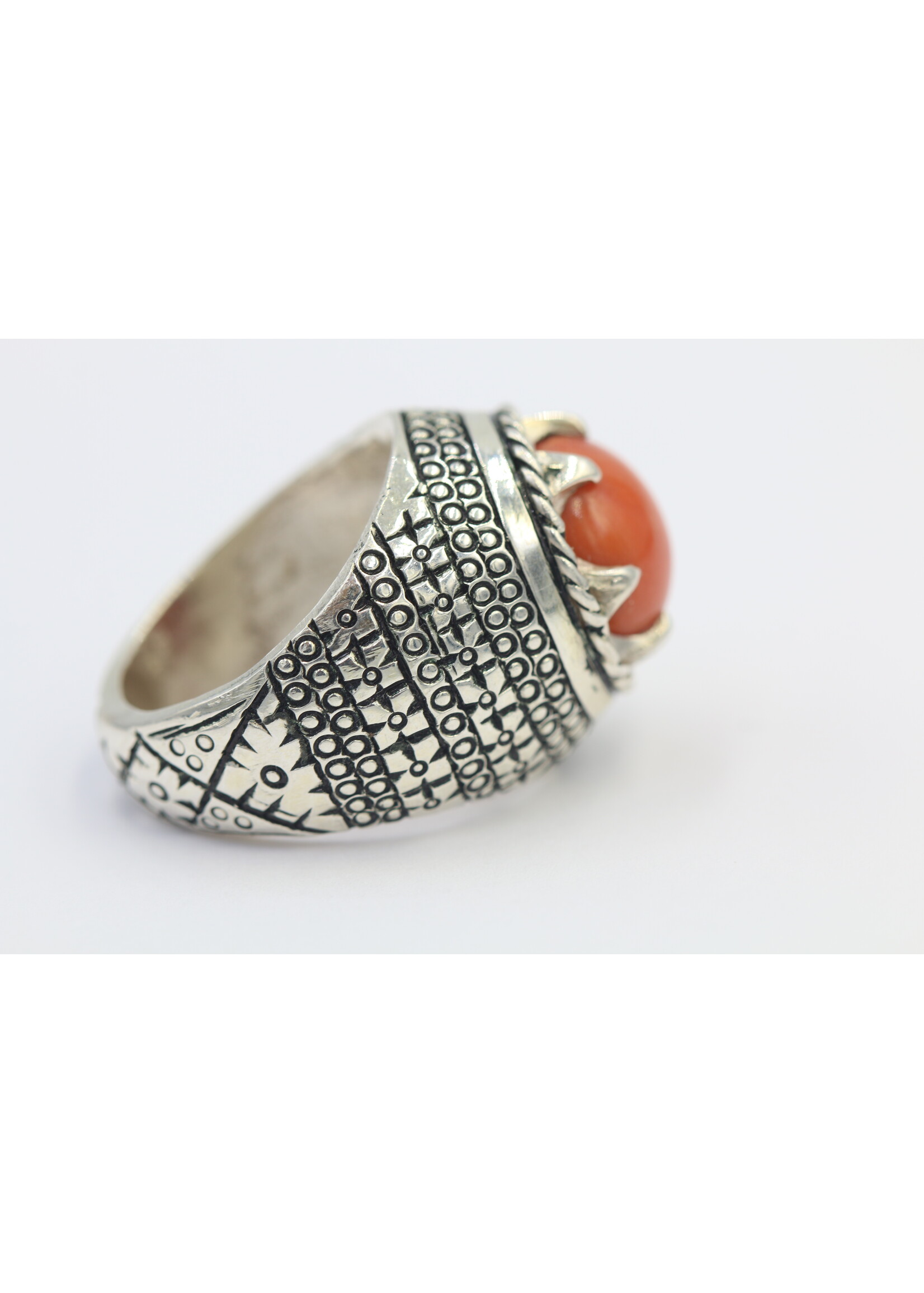 925 silver ring set with natural coral
