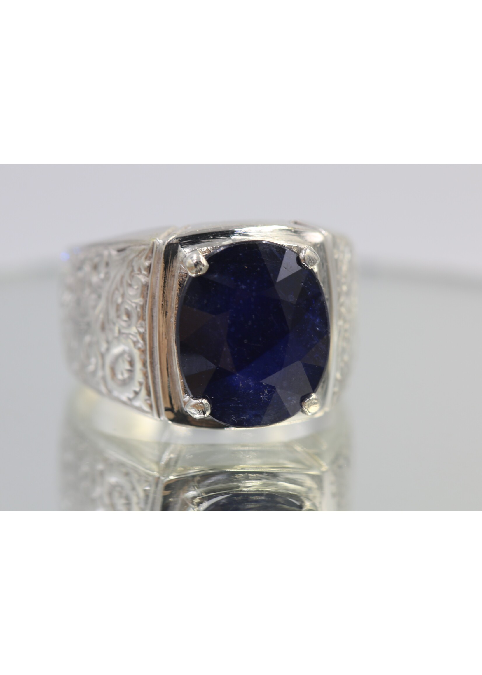 Bague en argent 925 sertie d'un Saphir naturel