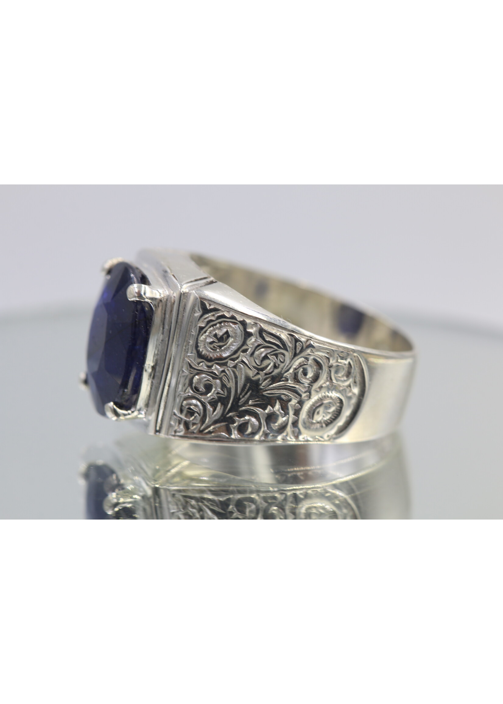 Bague en argent 925 sertie d'un Saphir naturel
