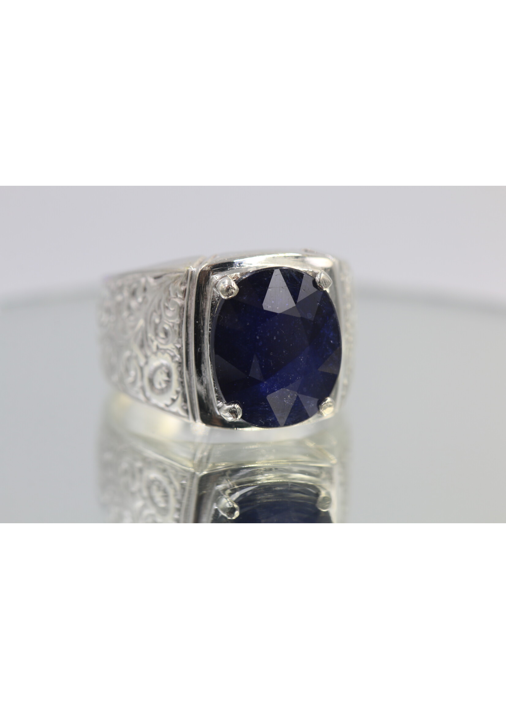 Bague en argent 925 sertie d'un Saphir naturel
