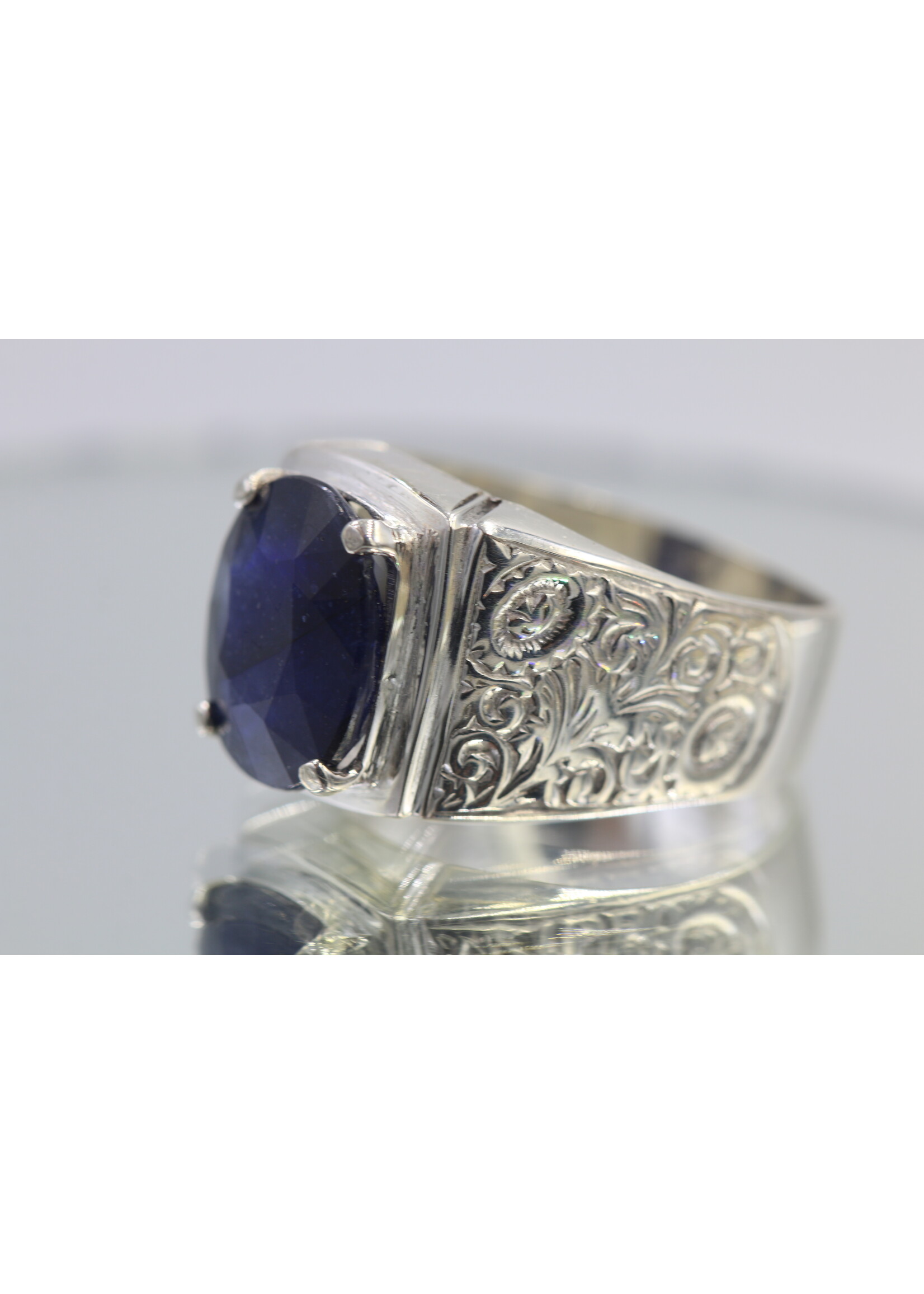 925 silver ring set with natural sapphire